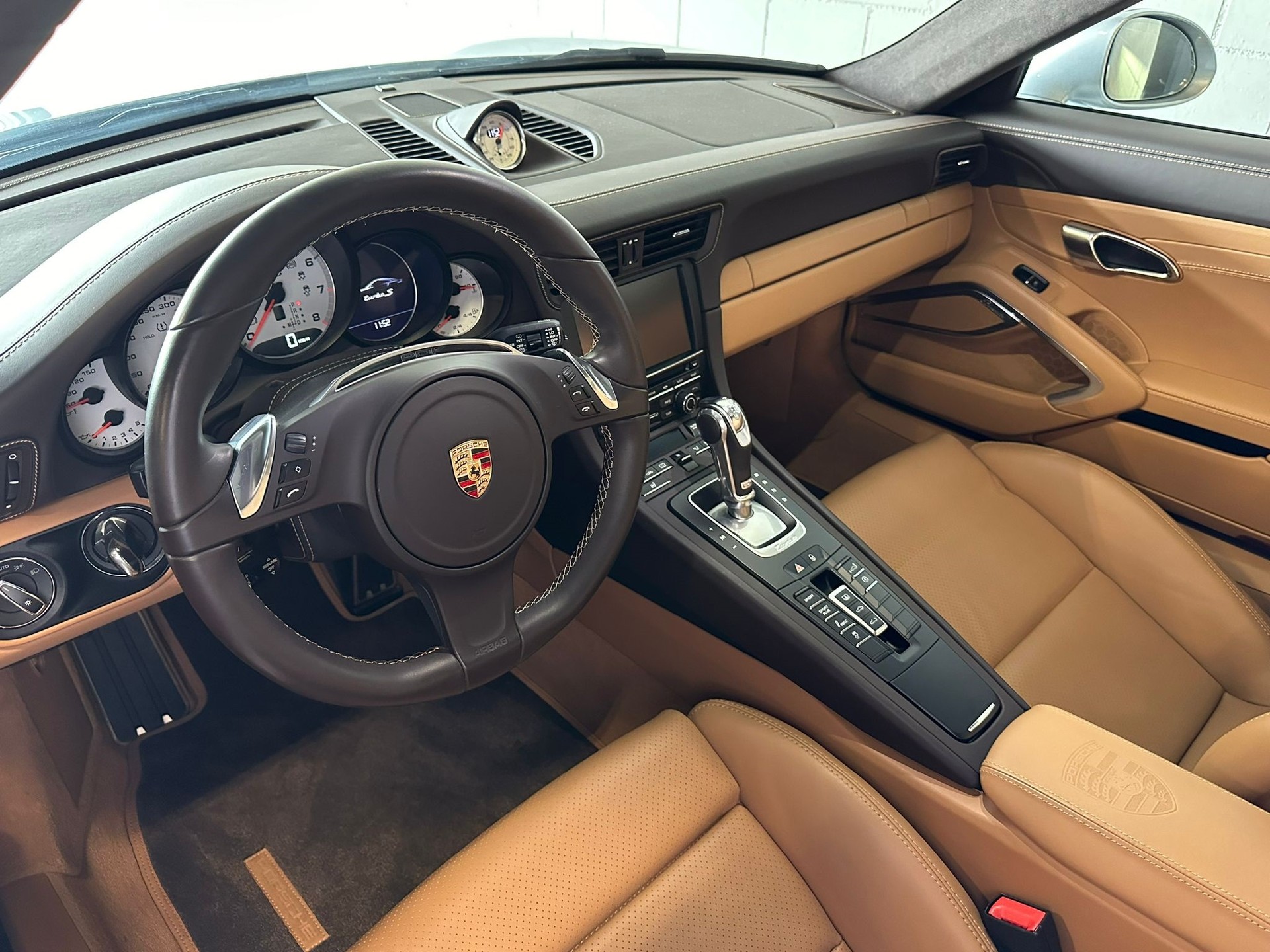 PORSCHE 911 Turbo S PDK-image-5