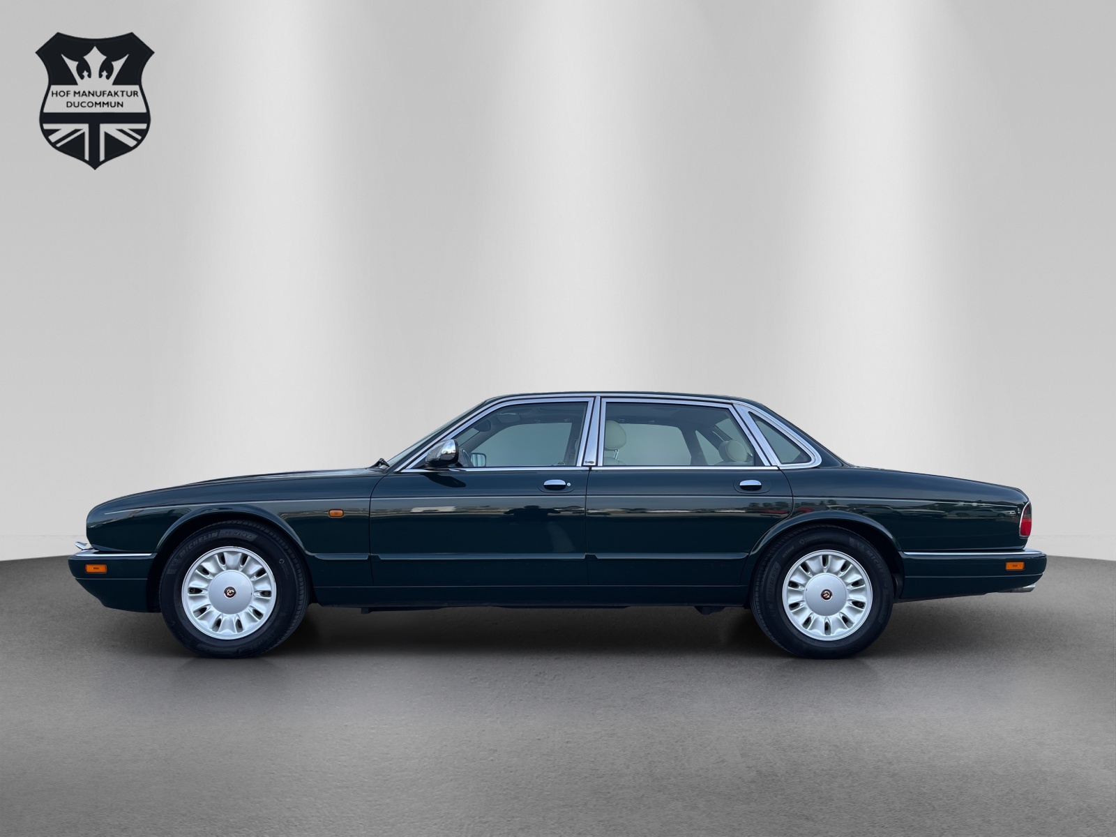 DAIMLER 4.0 Six-image-2