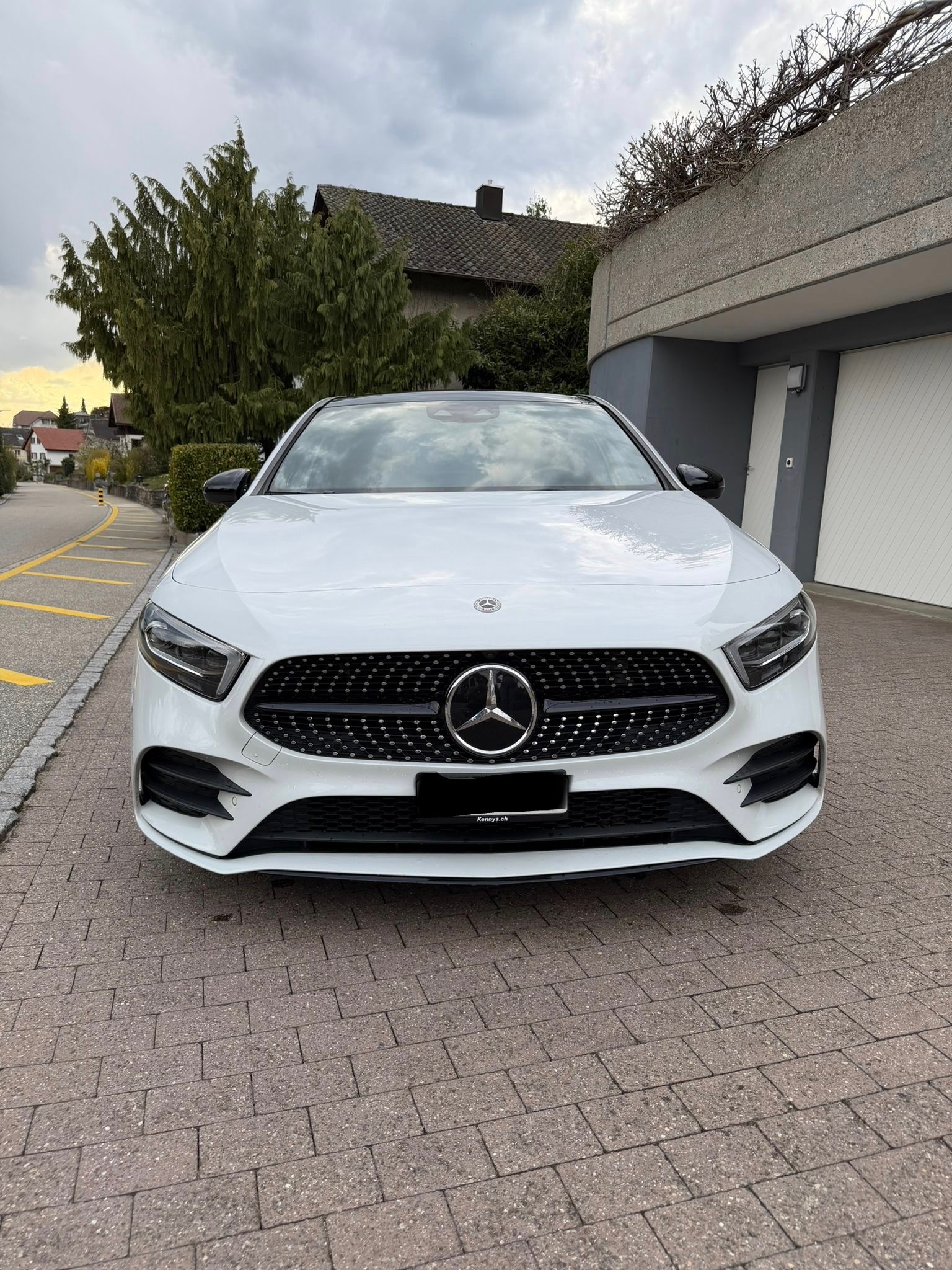 MERCEDES-BENZ A 220 d AMG Line 8G-DCT-image-3