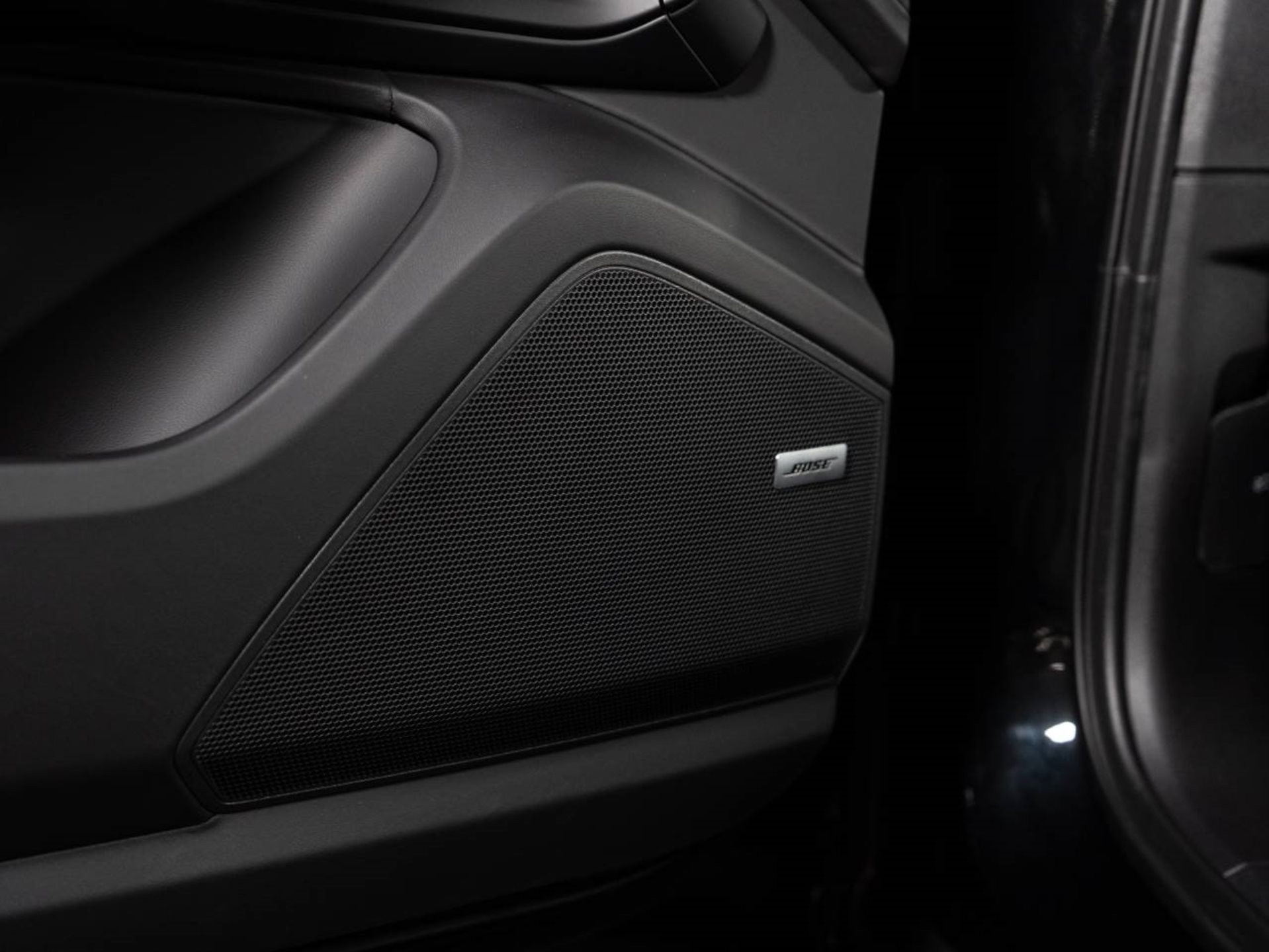 PORSCHE Cayenne Coupé Black Edition-image-16