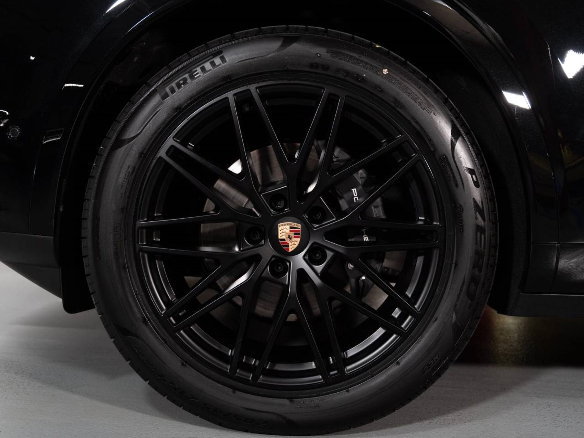 PORSCHE Cayenne Coupé Black Edition-image-19