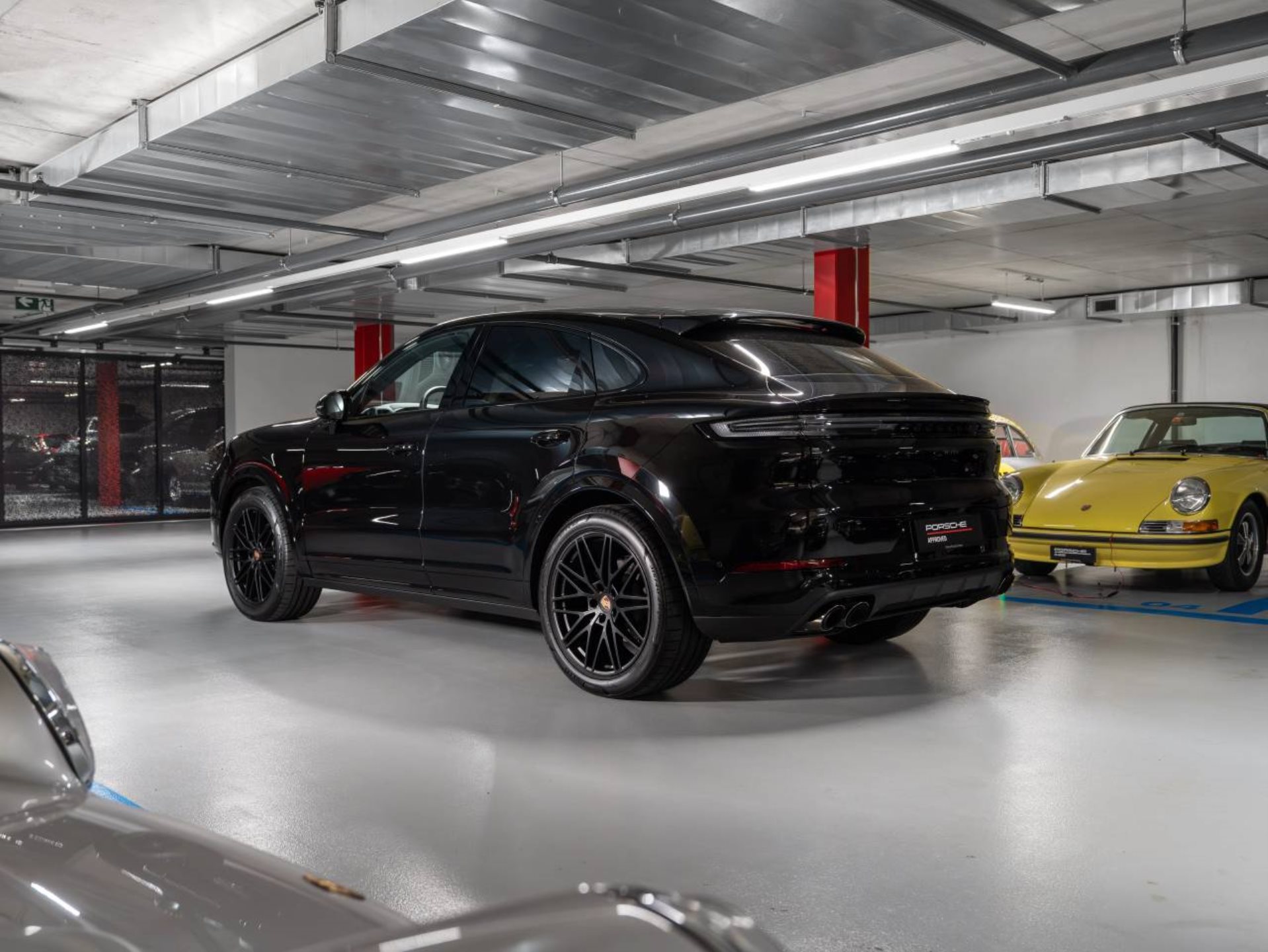 PORSCHE Cayenne Coupé Black Edition-showroom-element-2