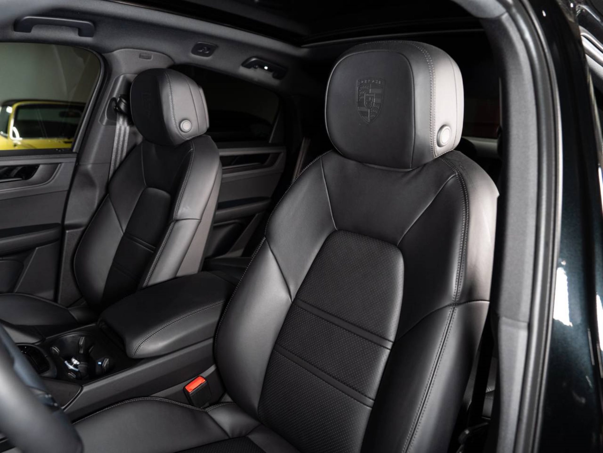 PORSCHE Cayenne Coupé Black Edition-image-4