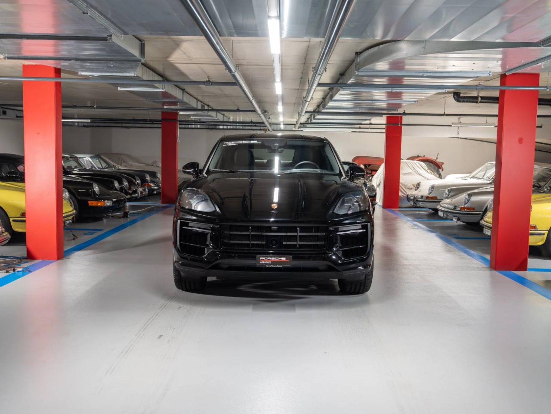 PORSCHE Cayenne Coupé Black Edition-showroom-element-1