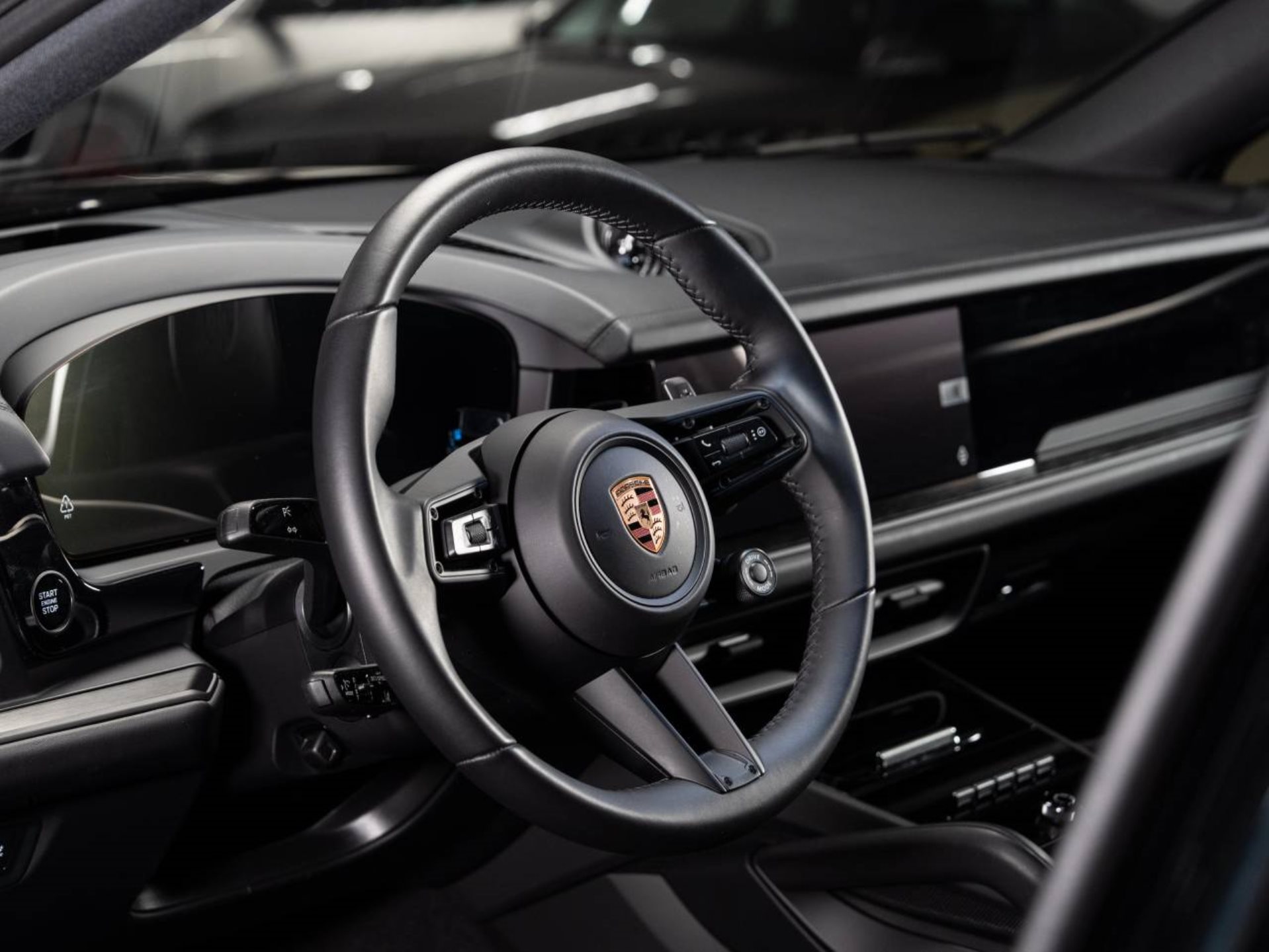 PORSCHE Cayenne Coupé Black Edition-image-8