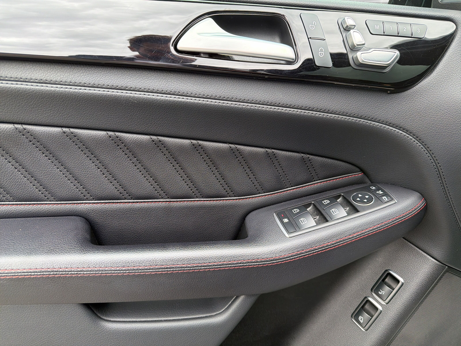 MERCEDES-BENZ GLE Coupé 43 AMG 4Matic-image-11