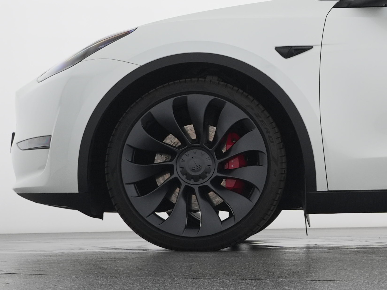 TESLA Model Y Performance-image-4
