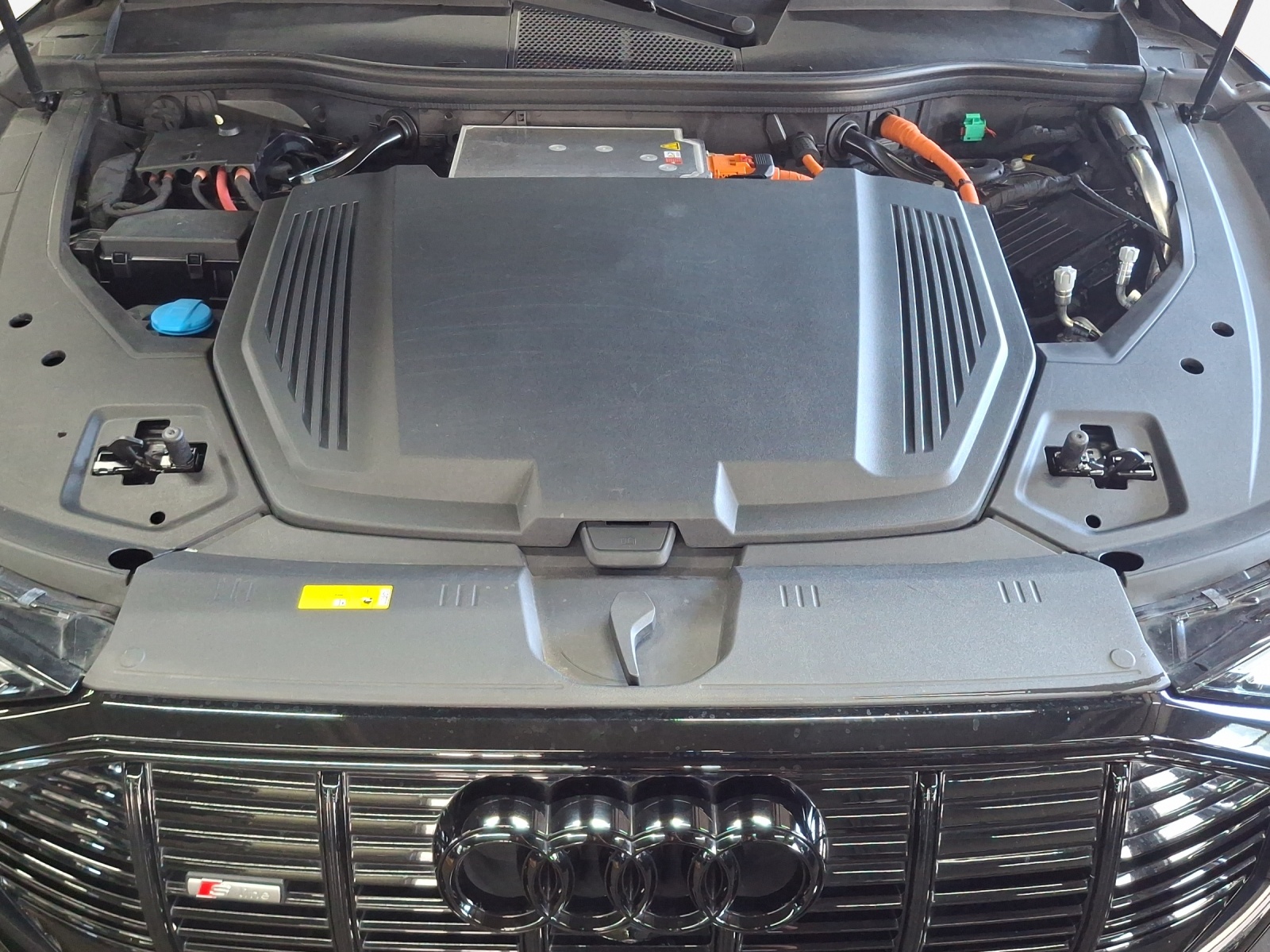 AUDI e-tron 55 Sportback S Line Black Edition quattro-image-16