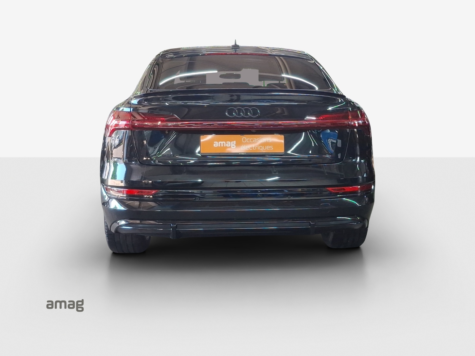 AUDI e-tron 55 Sportback S Line Black Edition quattro-image-4