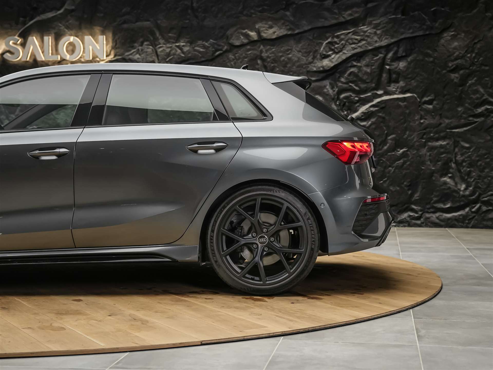 AUDI RS3 Sportback 2.5 TSI quattro S-tronic *RS Sport Abgasanlage*RS Sportsitze*Sitzheizung*Adaptives Fahrwerk-image-16