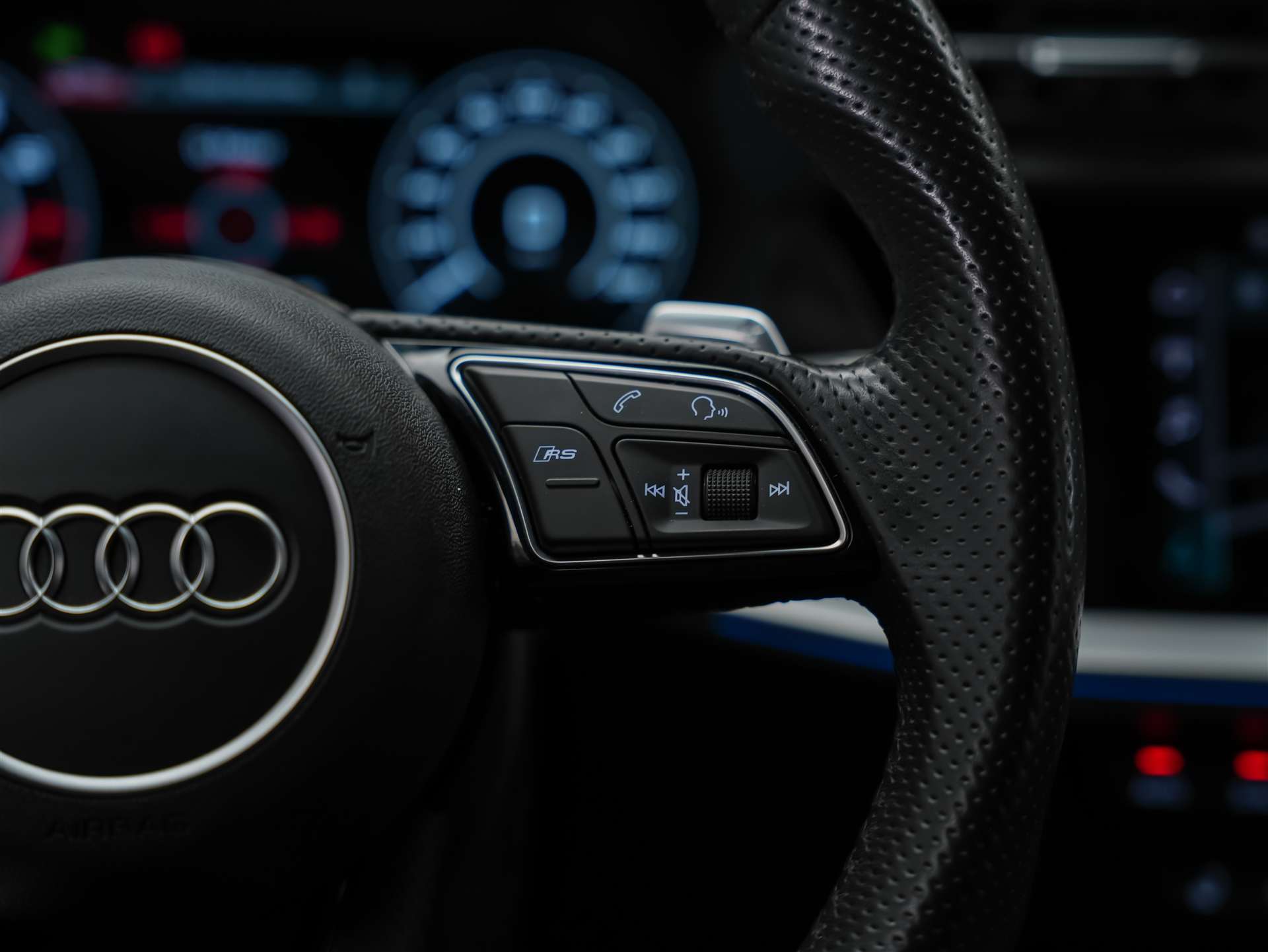 AUDI RS3 Sportback 2.5 TSI quattro S-tronic *RS Sport Abgasanlage*RS Sportsitze*Sitzheizung*Adaptives Fahrwerk-image-24