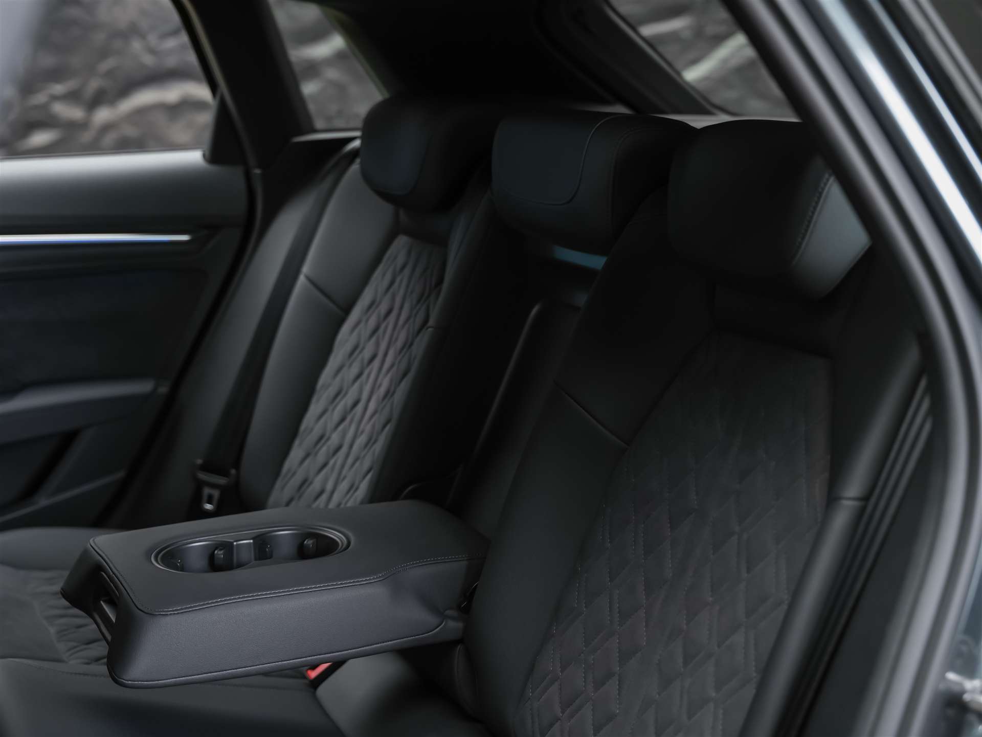 AUDI RS3 Sportback 2.5 TSI quattro S-tronic *RS Sport Abgasanlage*RS Sportsitze*Sitzheizung*Adaptives Fahrwerk-image-12