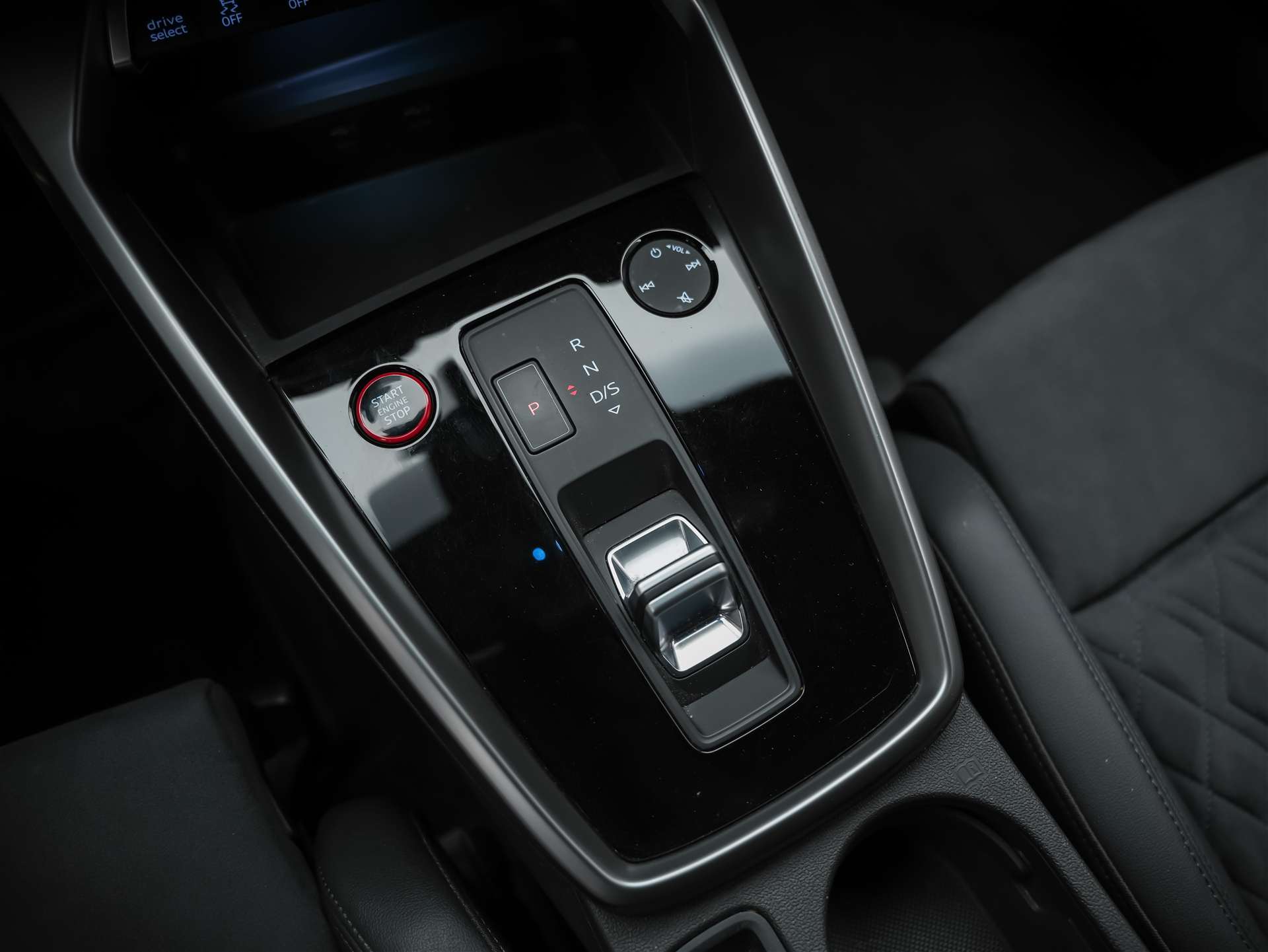 AUDI RS3 Sportback 2.5 TSI quattro S-tronic *RS Sport Abgasanlage*RS Sportsitze*Sitzheizung*Adaptives Fahrwerk-image-21