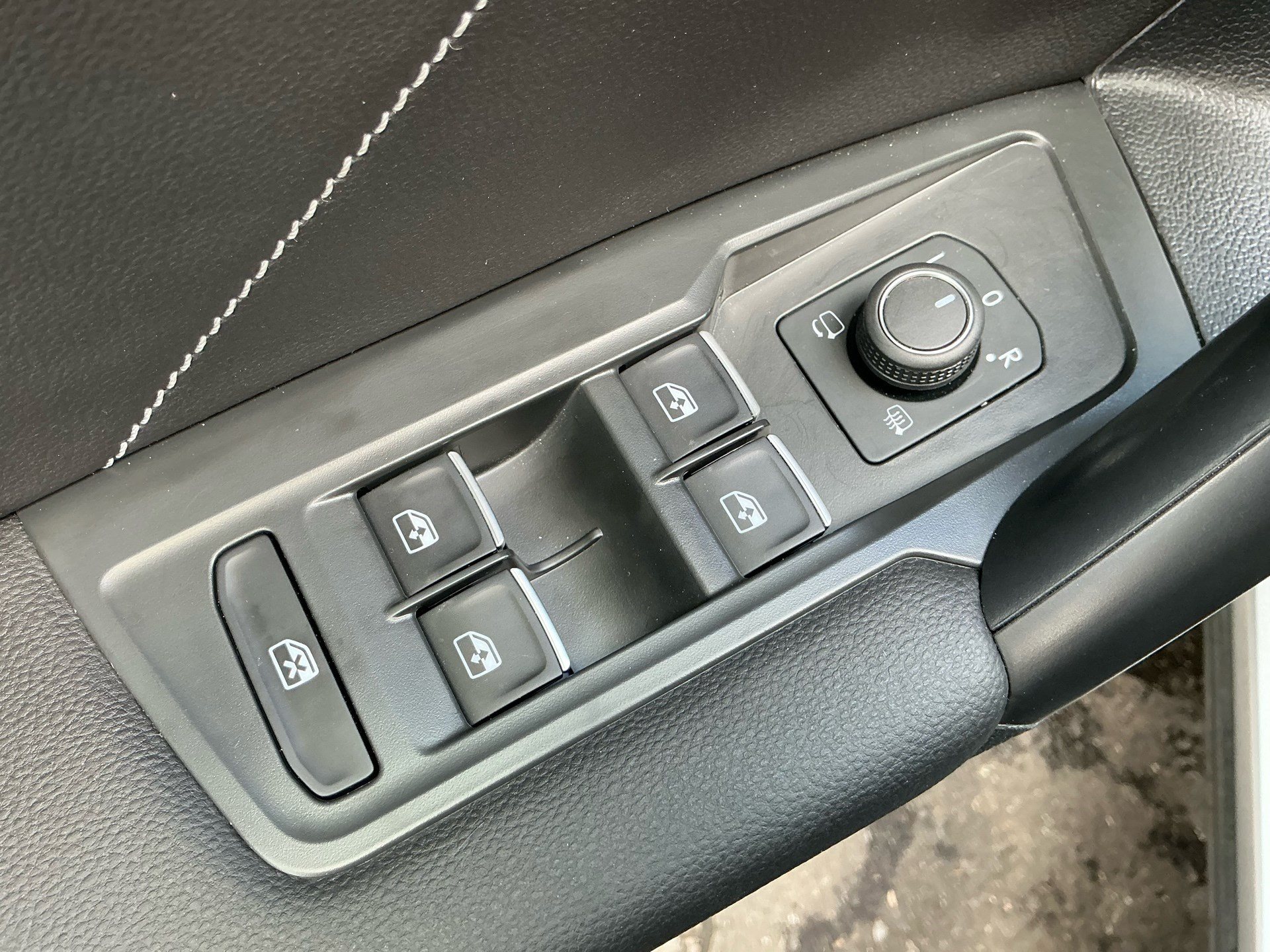 VW Tiguan Allspace R-LINE 4 MOTION *** ANHÄNGEKUPPLUNG & 7 SITZER ***-image-24