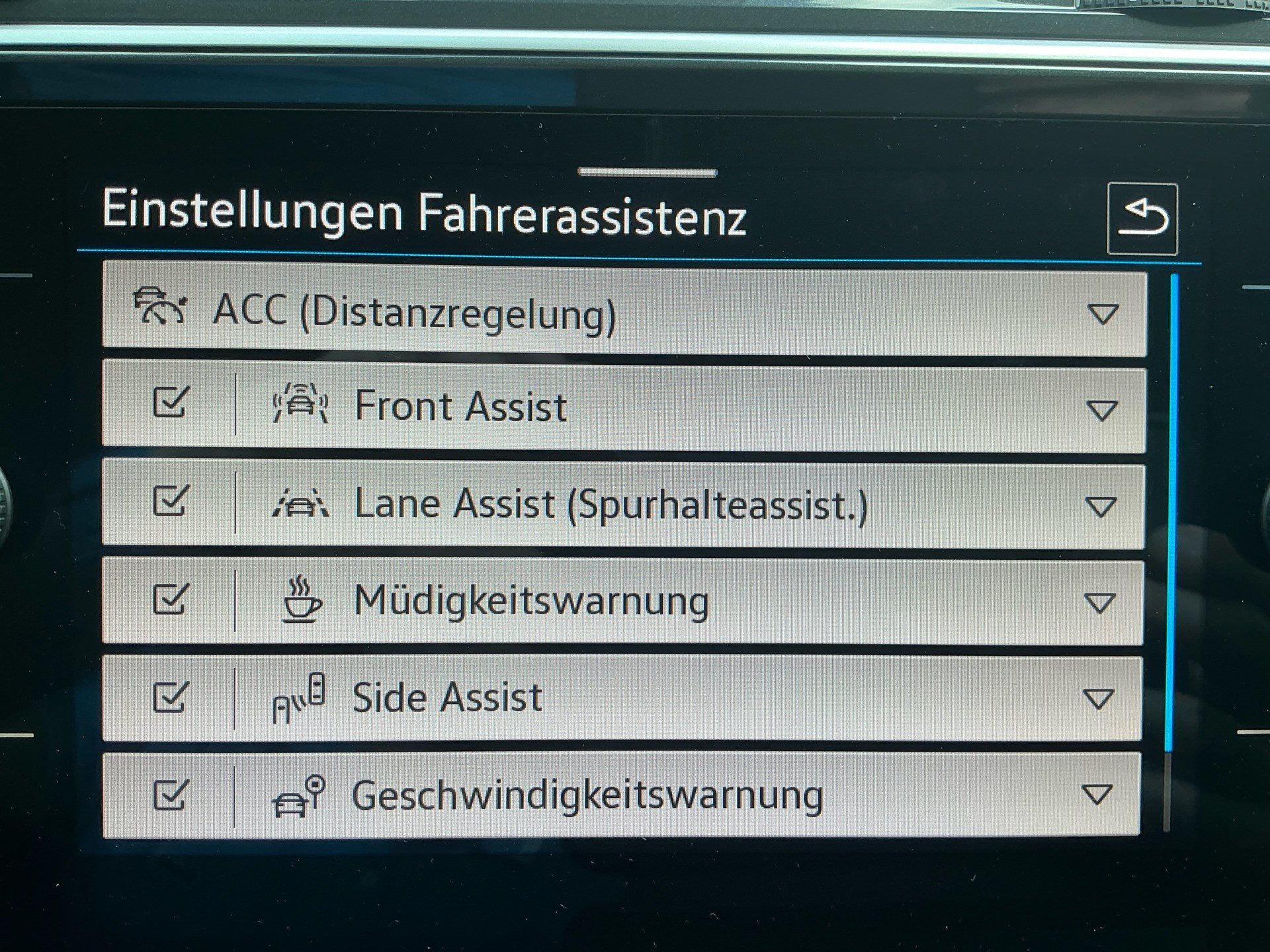 VW Tiguan Allspace R-LINE 4 MOTION *** ANHÄNGEKUPPLUNG & 7 SITZER ***-image-18
