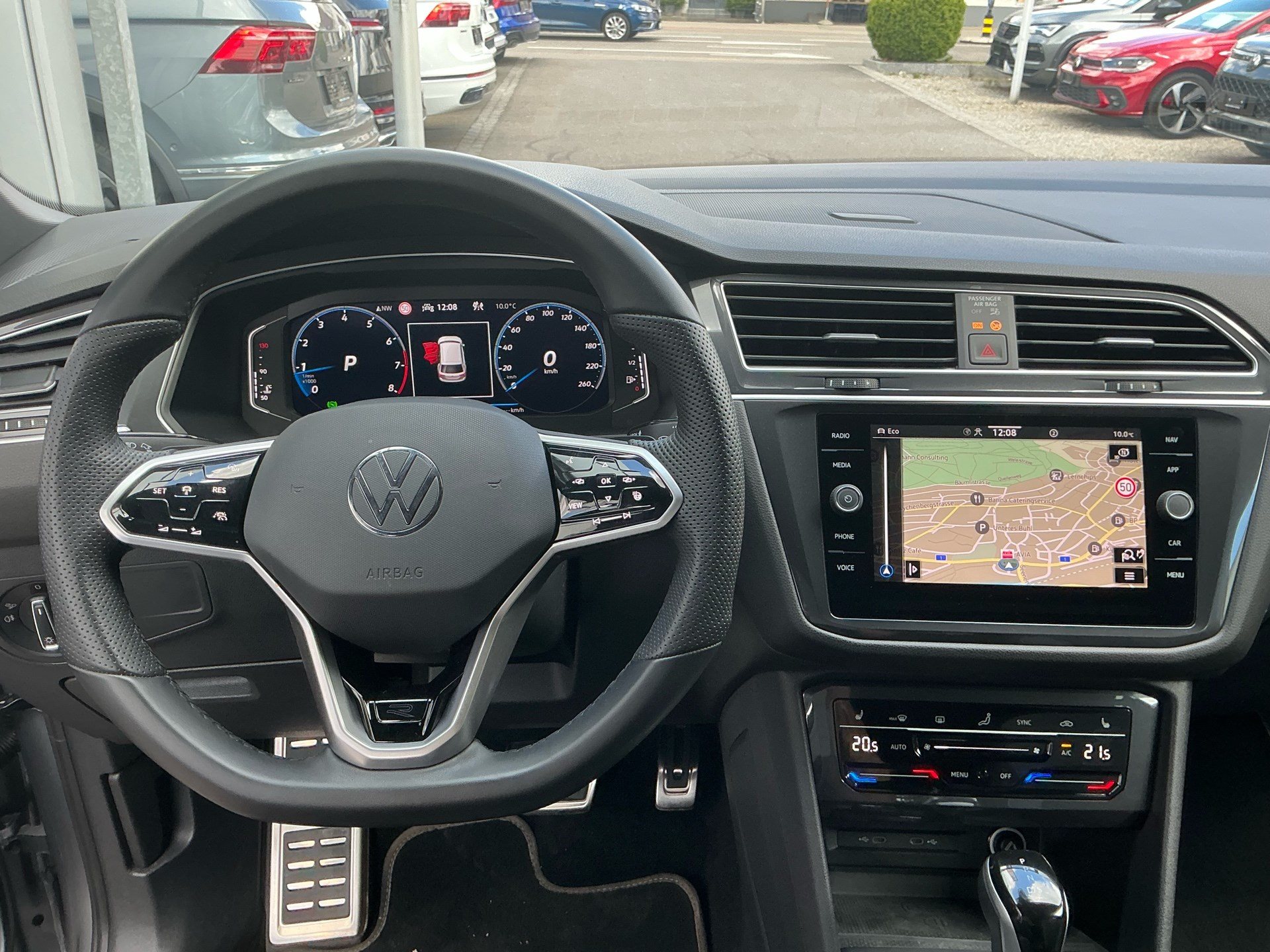 VW Tiguan Allspace R-LINE 4 MOTION *** ANHÄNGEKUPPLUNG & 7 SITZER ***-image-8