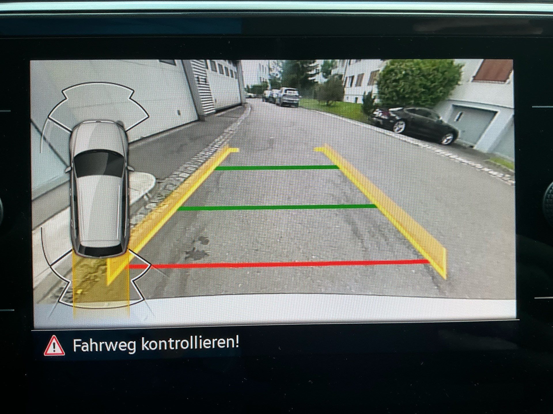 VW Tiguan Allspace R-LINE 4 MOTION *** ANHÄNGEKUPPLUNG & 7 SITZER ***-image-16