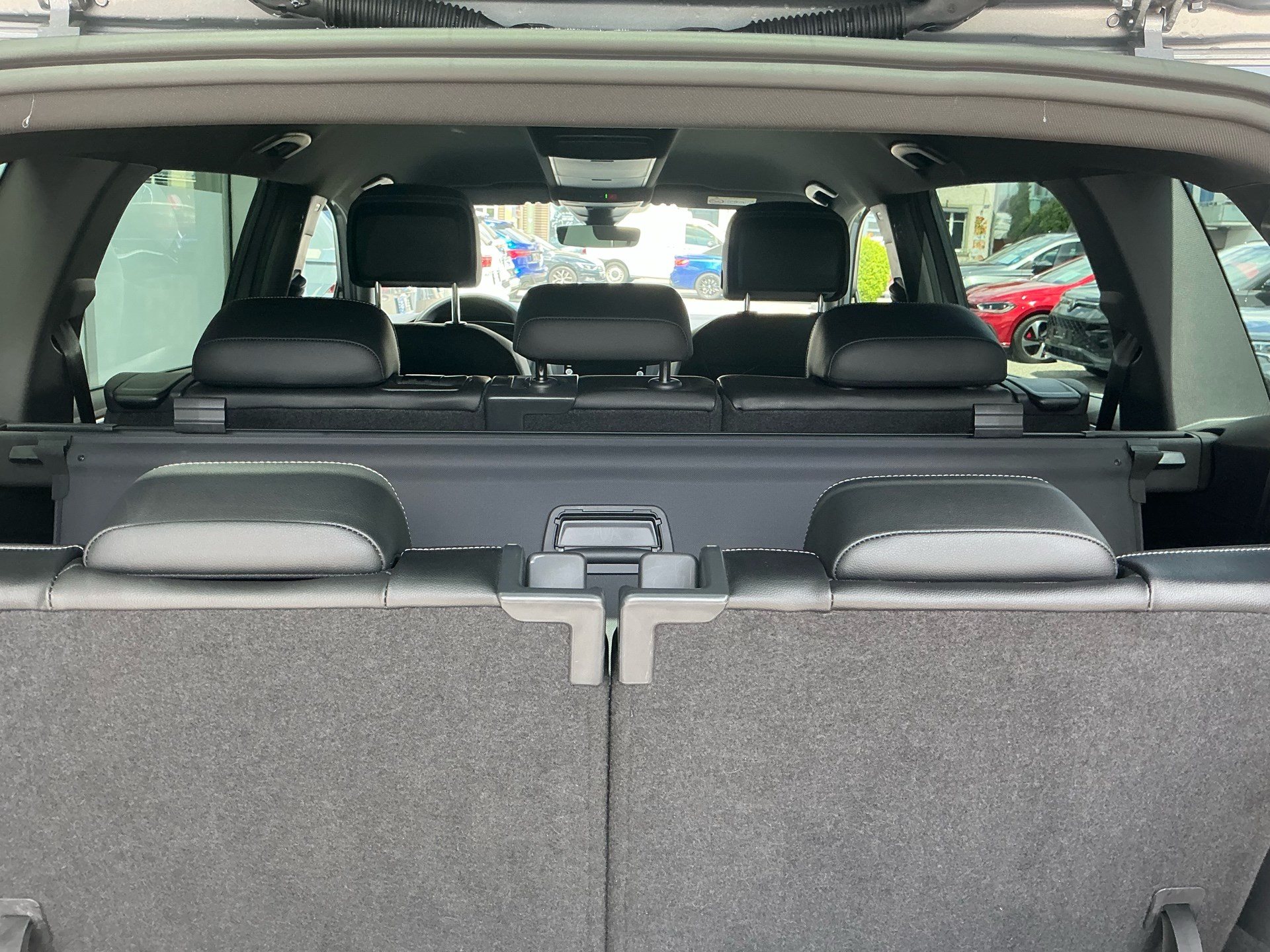 VW Tiguan Allspace R-LINE 4 MOTION *** ANHÄNGEKUPPLUNG & 7 SITZER ***-image-27