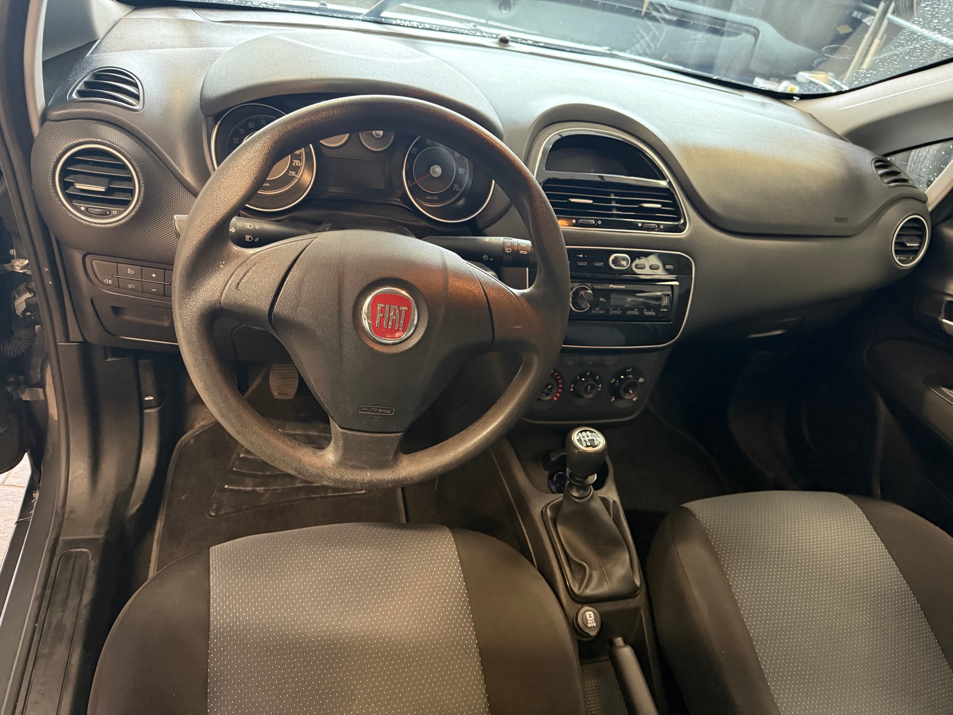 FIAT Punto 1.2 Pop Star-image-8