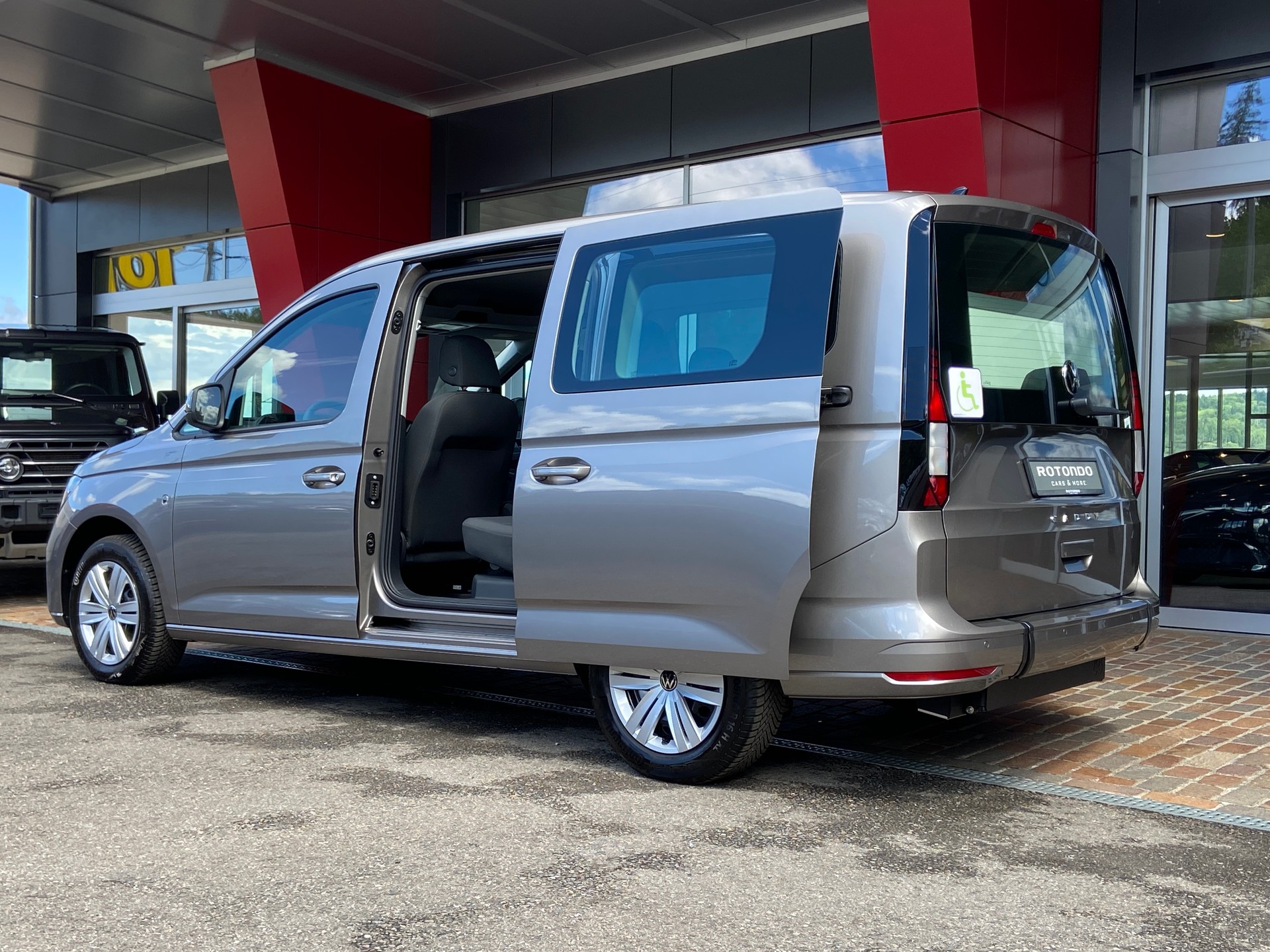 VW Caddy Maxi Kombi 2.0 TDi DSG Rollstuhltransport 5+1 Plätze-image-15