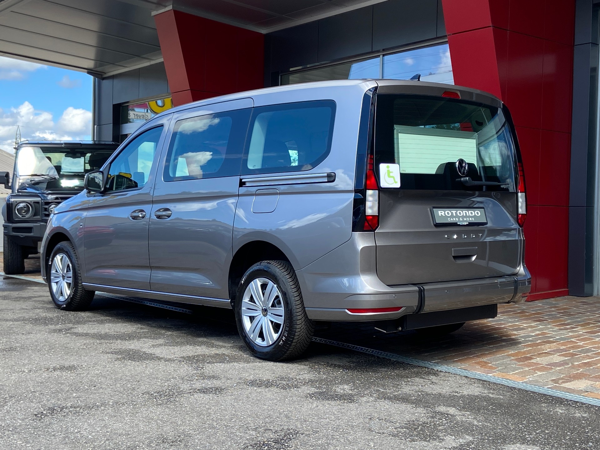 VW Caddy Maxi Kombi 2.0 TDi DSG Rollstuhltransport 5+1 Plätze-image-14