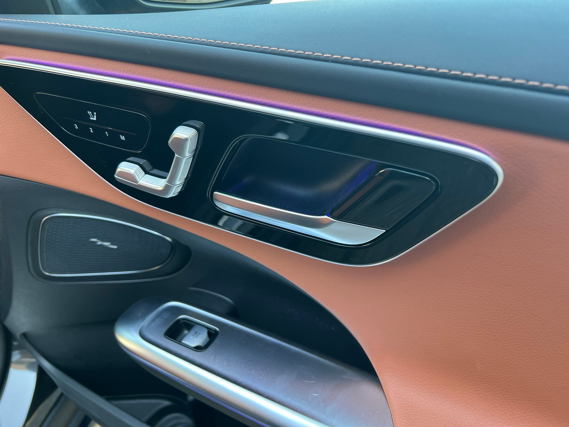 MERCEDES-BENZ C 220-image-10