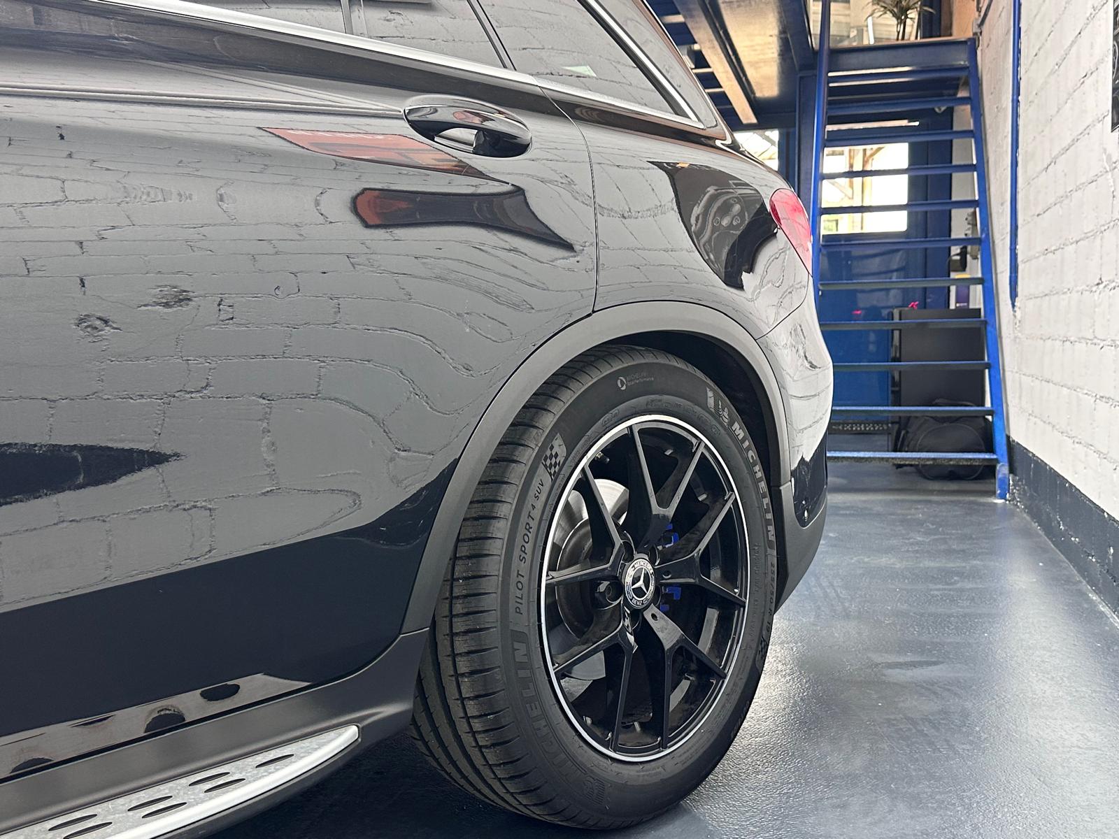 MERCEDES-BENZ GLC 250 d AMG Line 4Matic 9G-Tronic-image-23