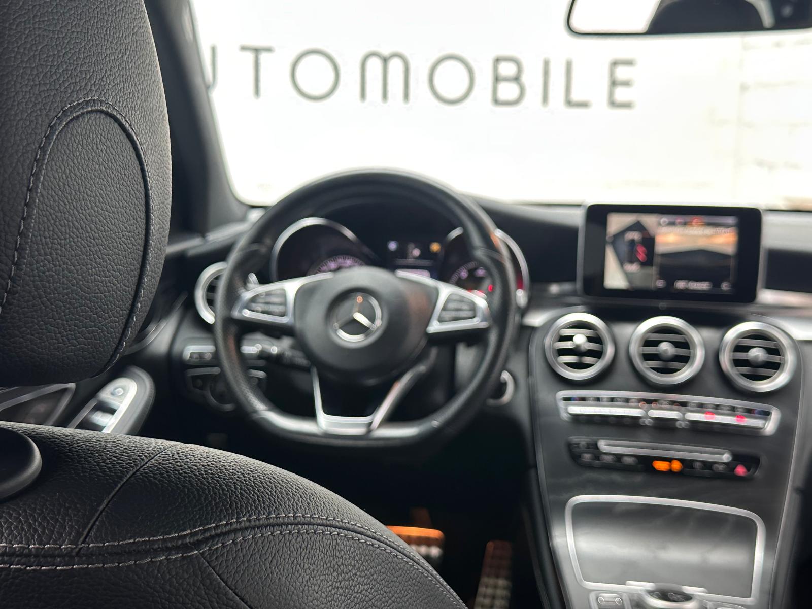 MERCEDES-BENZ GLC 250 d AMG Line 4Matic 9G-Tronic-image-18