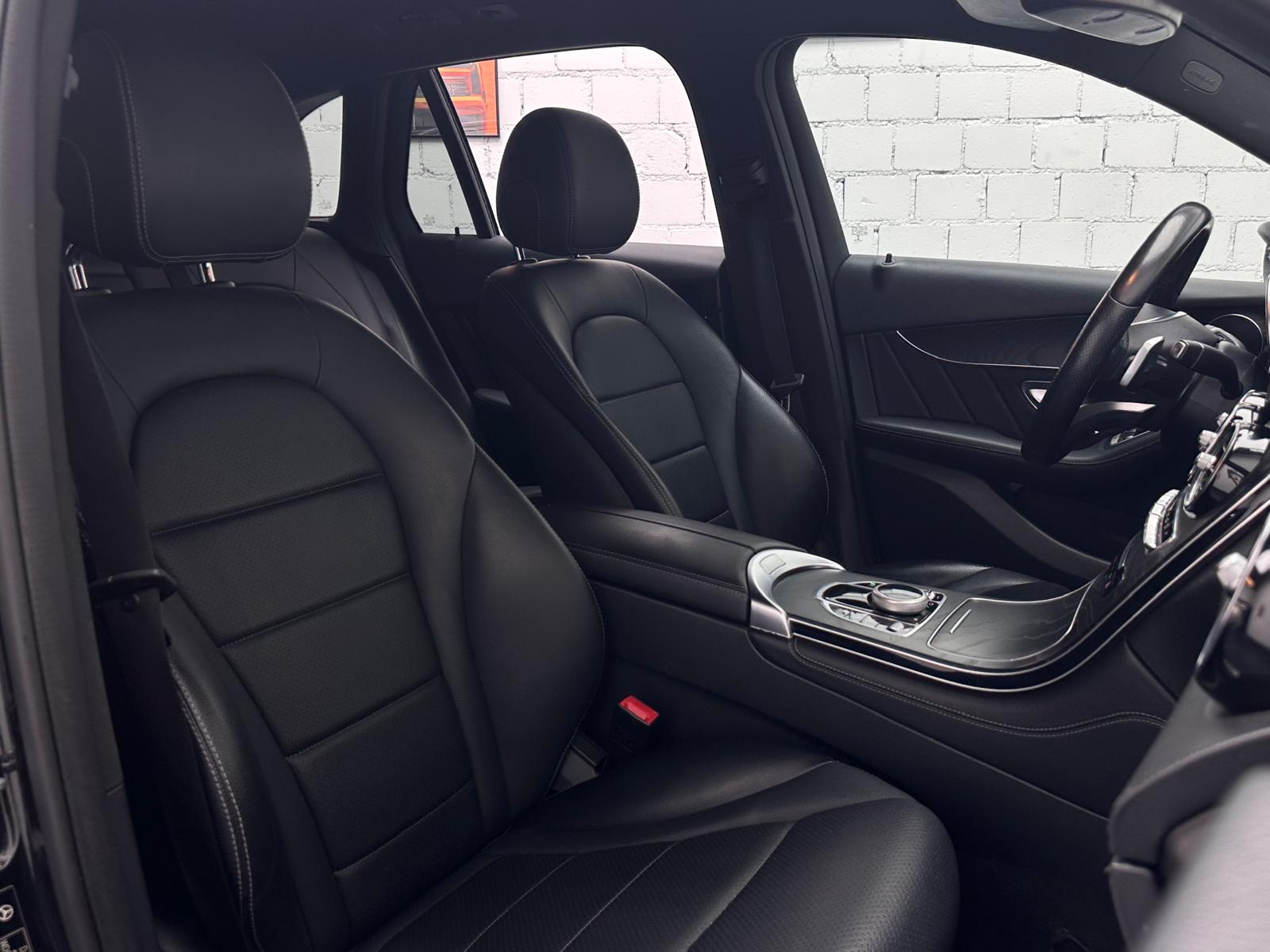MERCEDES-BENZ GLC 250 d AMG Line 4Matic 9G-Tronic-image-16