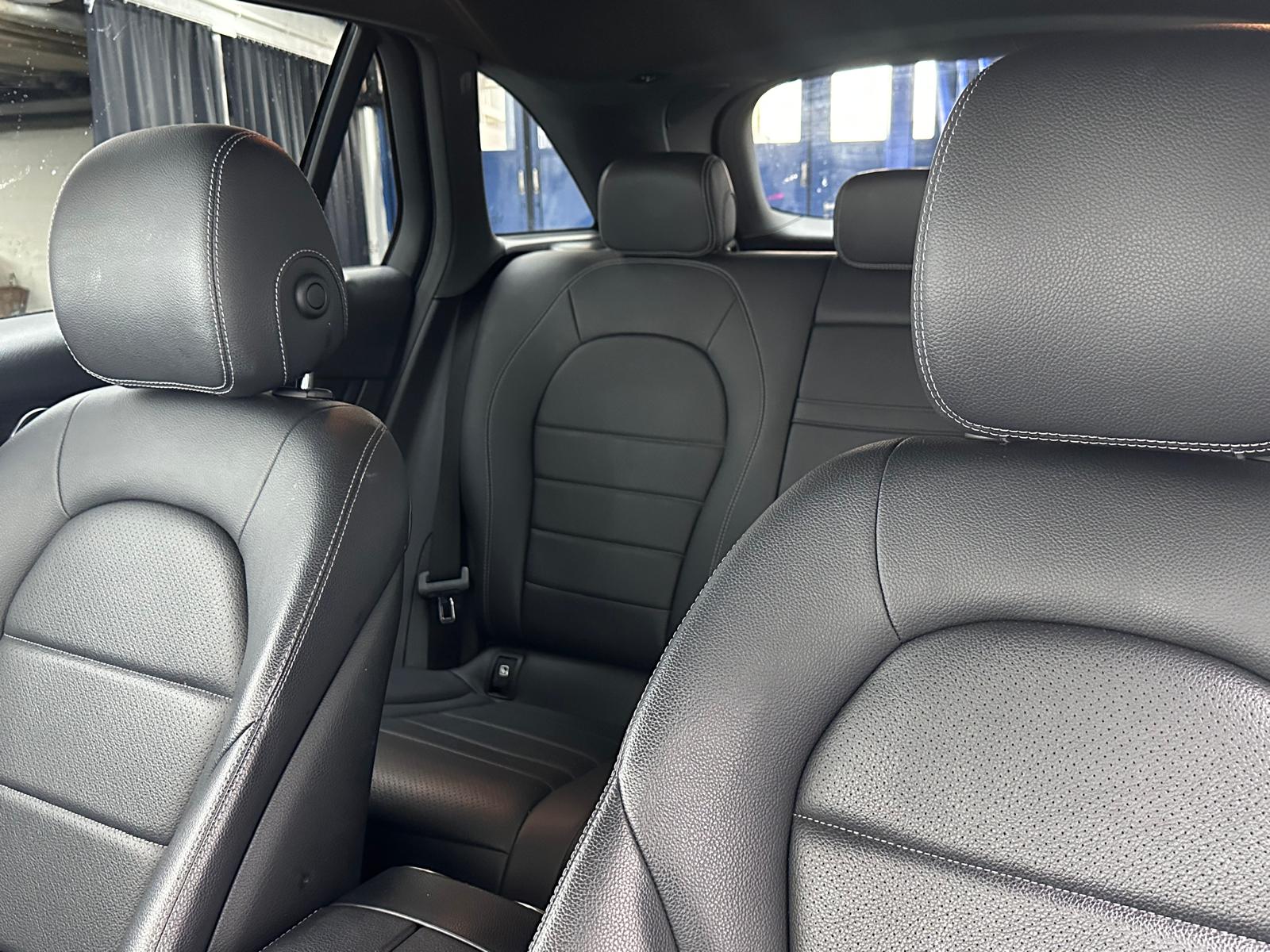 MERCEDES-BENZ GLC 250 d AMG Line 4Matic 9G-Tronic-image-17