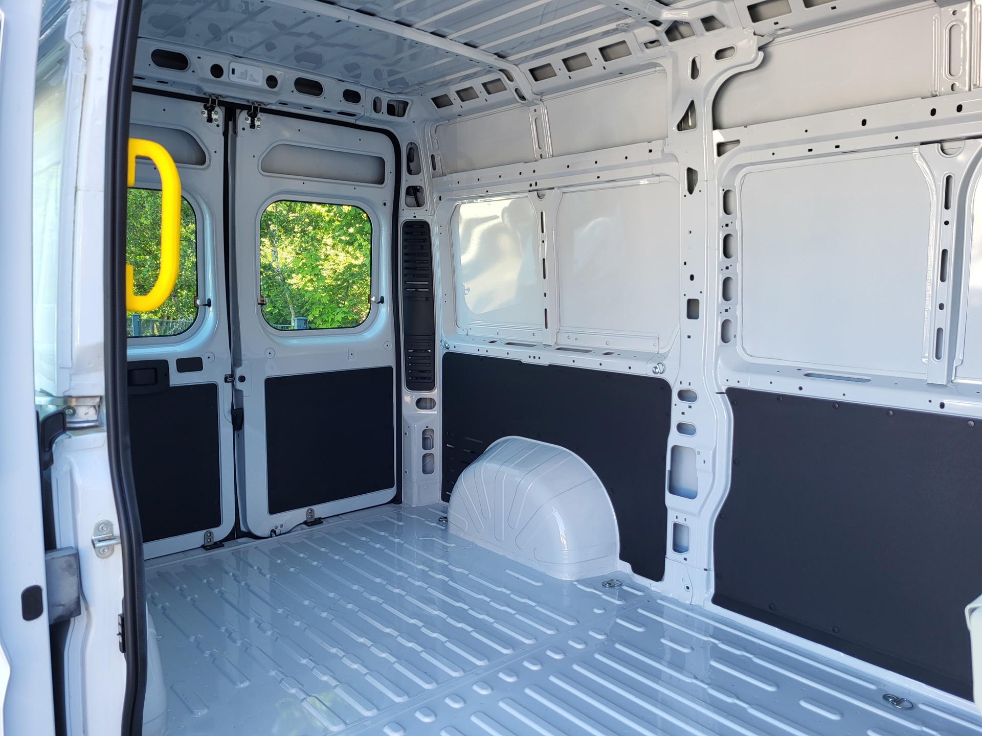 PEUGEOT Boxer 2.2 HDI 335 L2H2-image-13