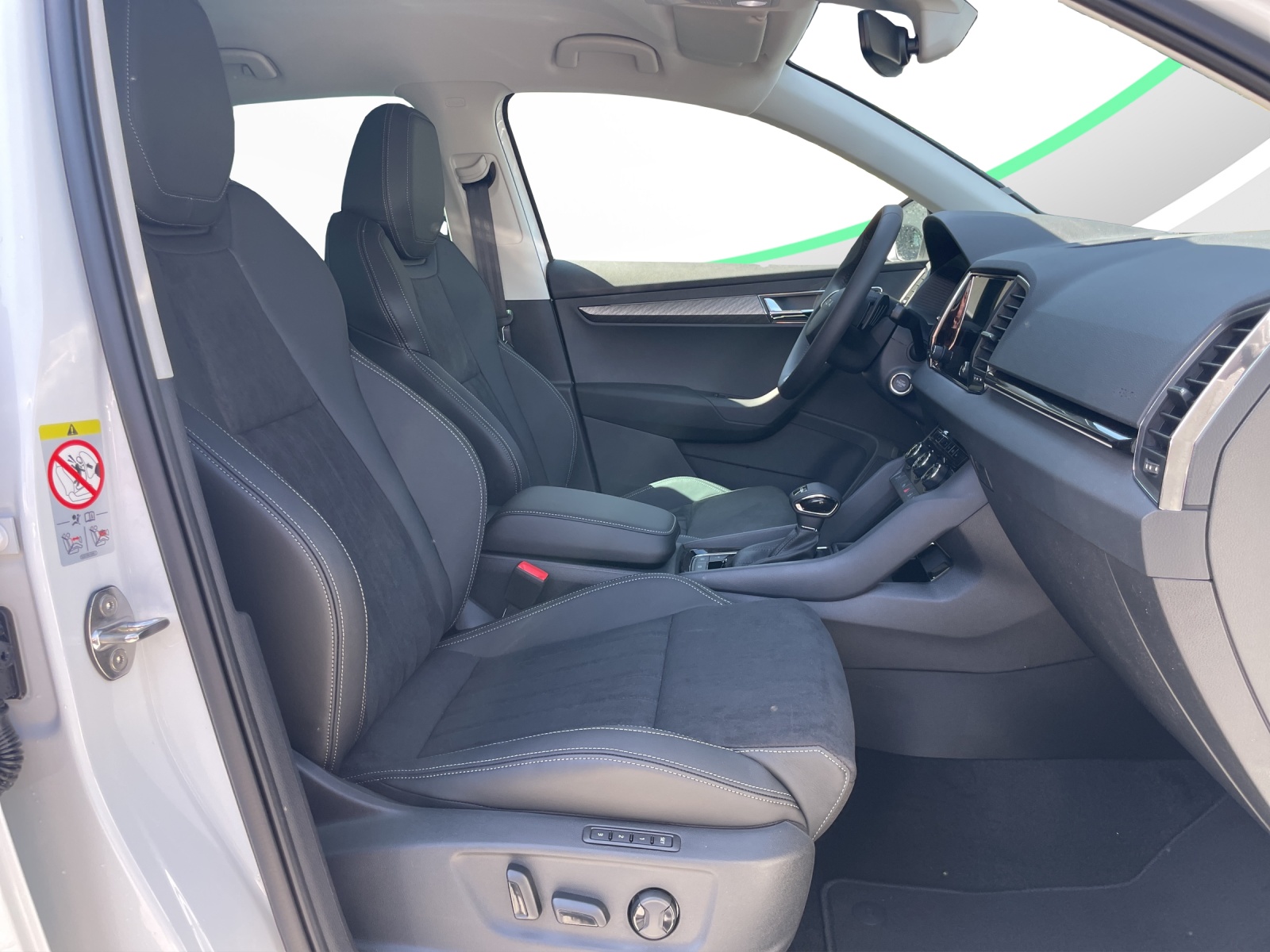 SKODA Karoq 1.5 TSI Dynamic DSG-image-12