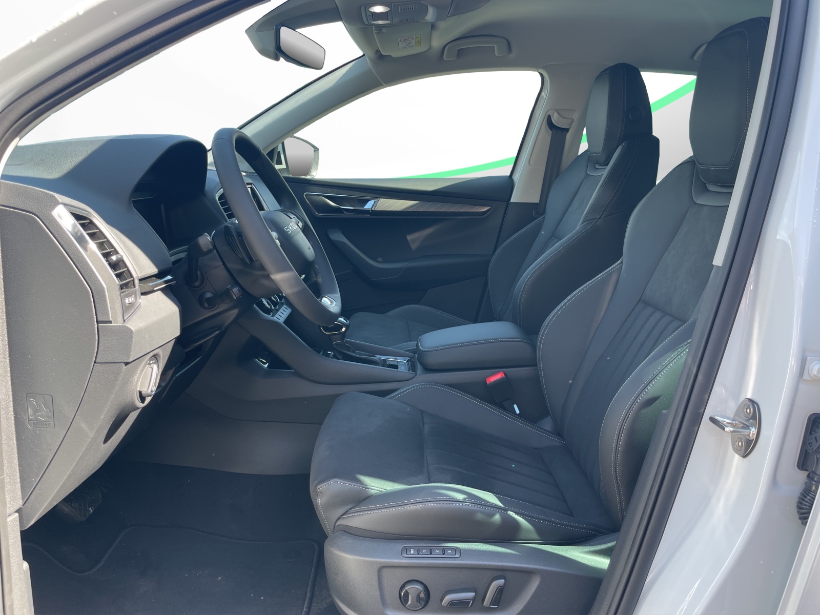 SKODA Karoq 1.5 TSI Dynamic DSG-image-6
