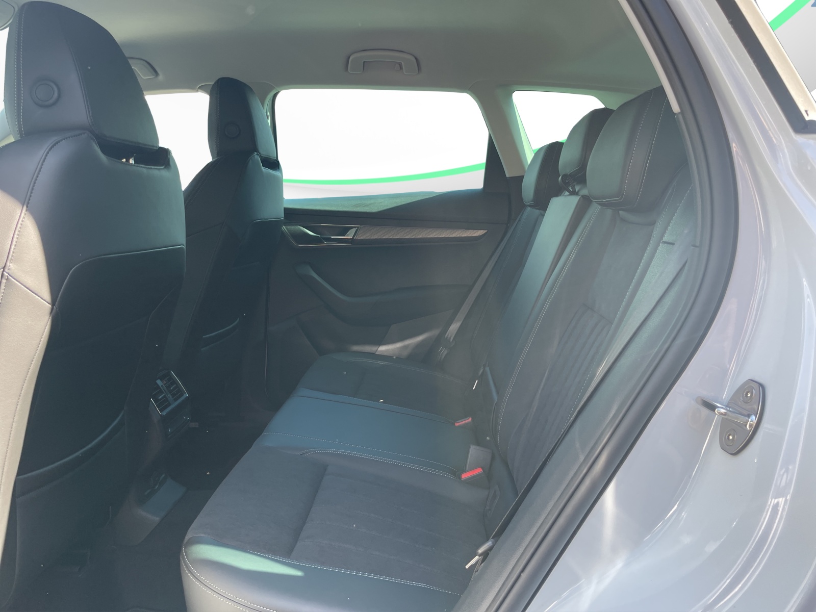 SKODA Karoq 1.5 TSI Dynamic DSG-image-13