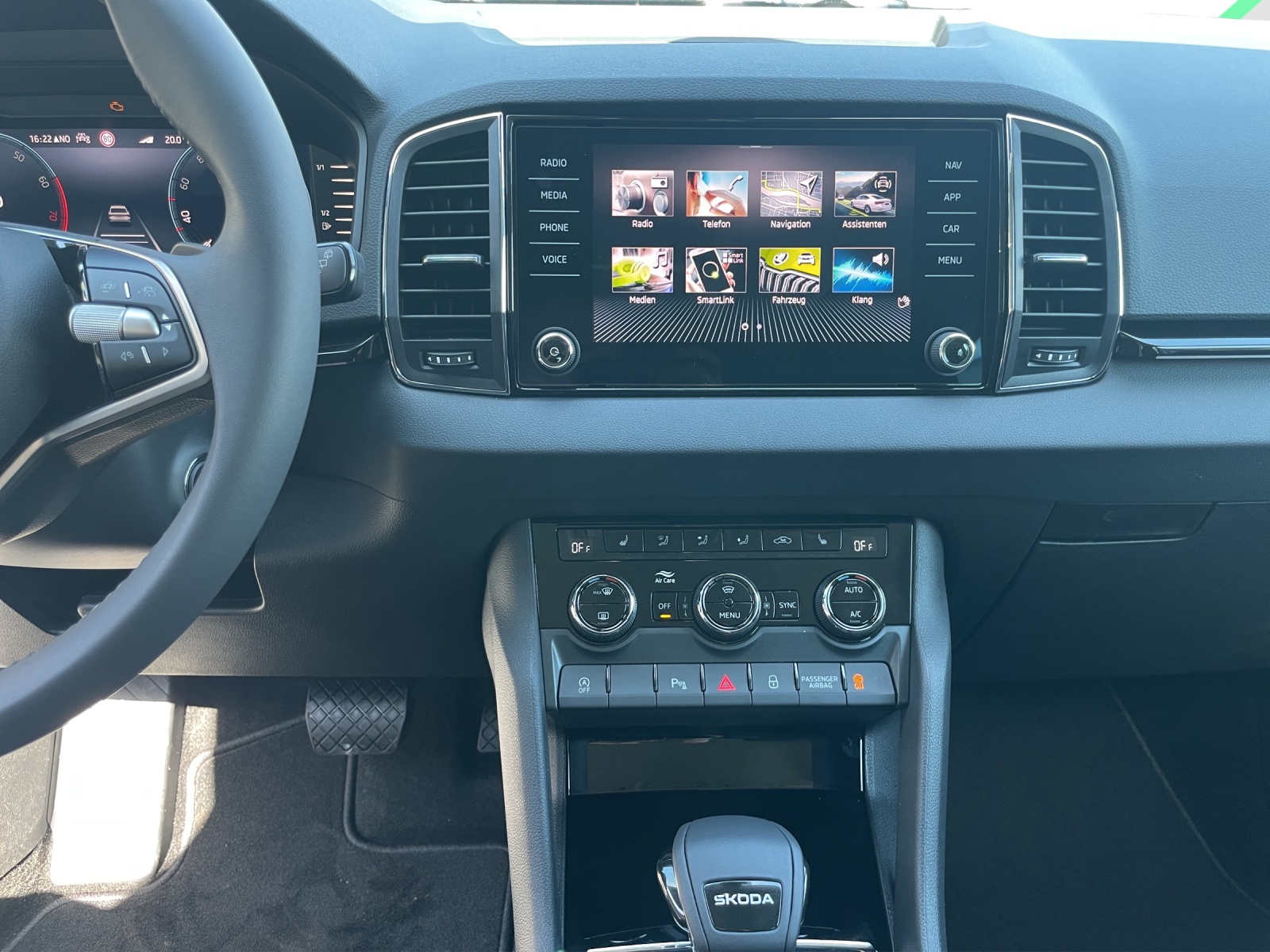 SKODA Karoq 1.5 TSI Dynamic DSG-image-10