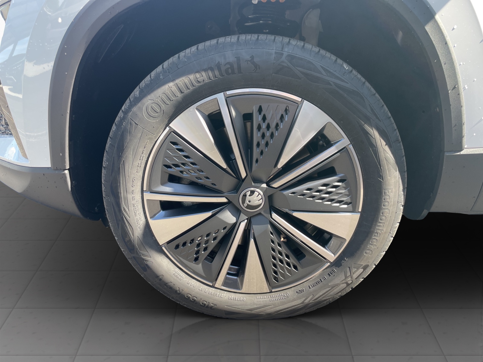 SKODA Karoq 1.5 TSI Dynamic DSG-image-18