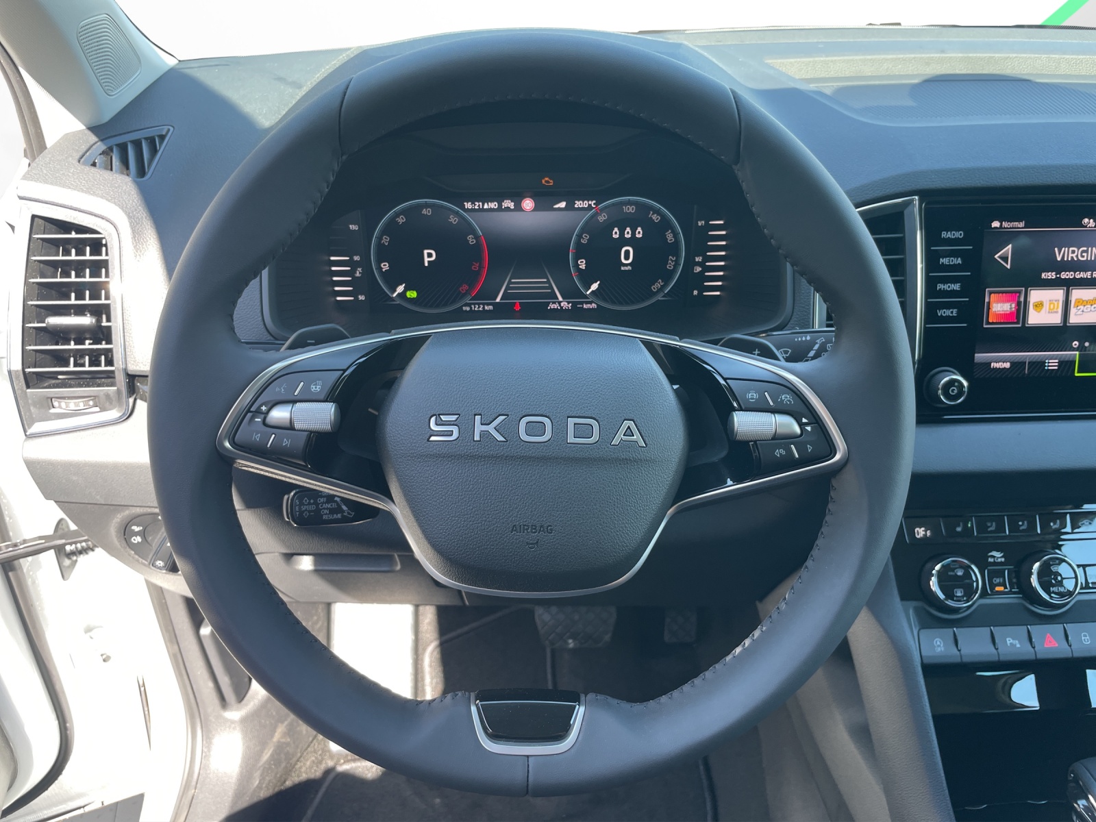 SKODA Karoq 1.5 TSI Dynamic DSG-image-7