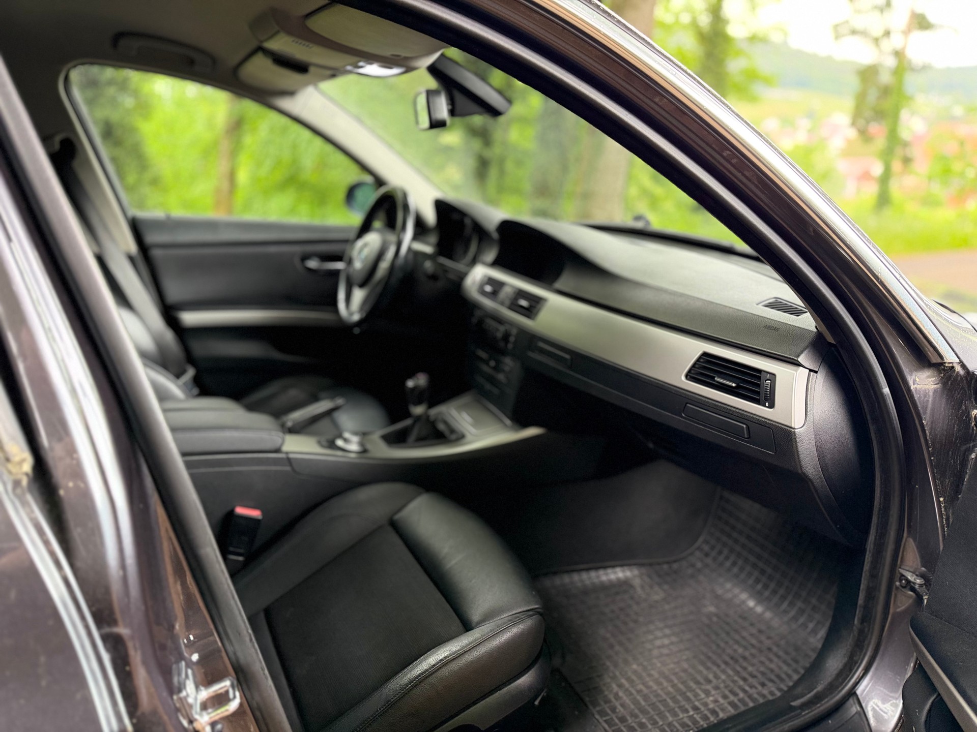 BMW 330xd-image-6