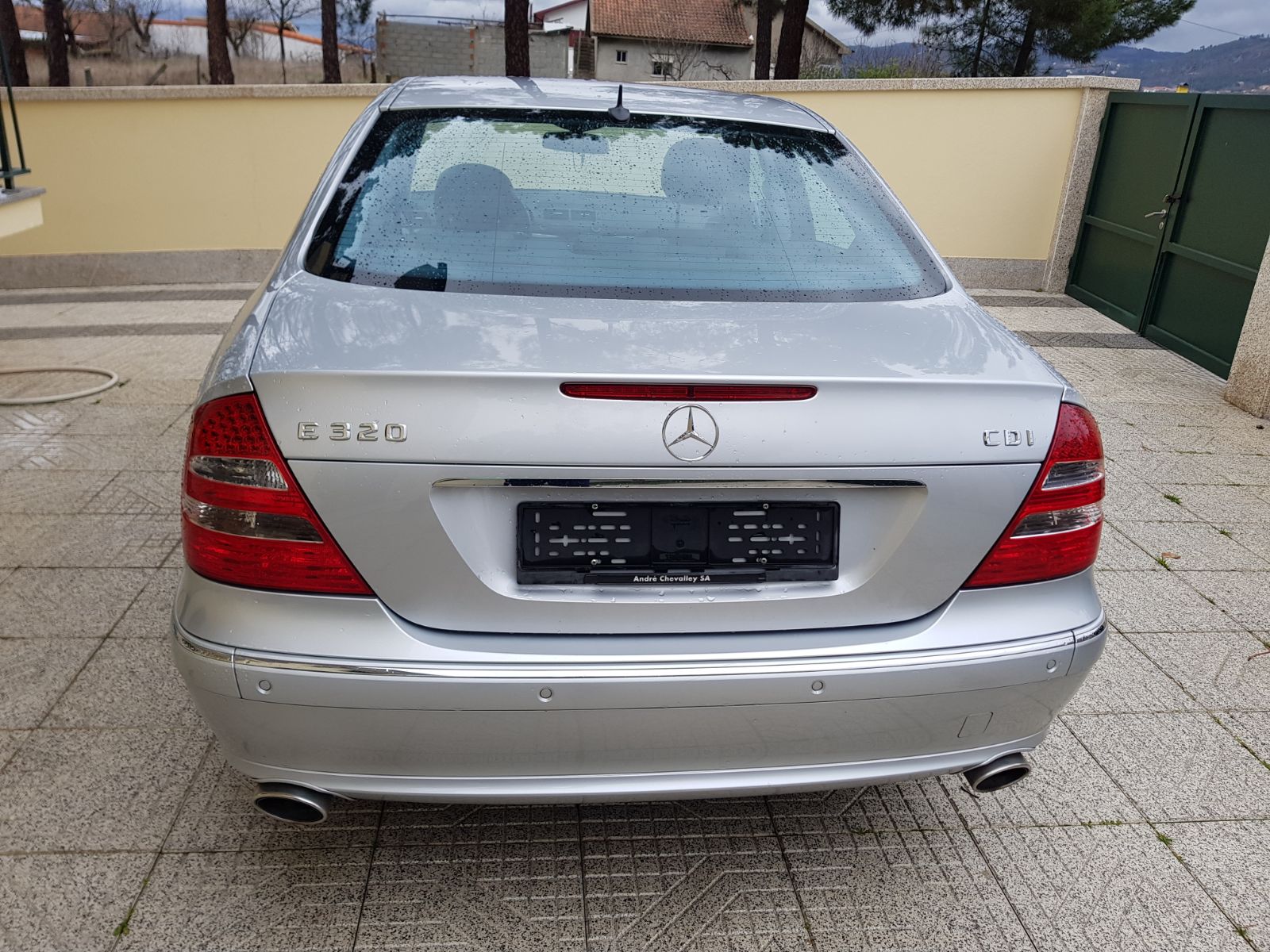 MERCEDES-BENZ E 320 CDI-image-1