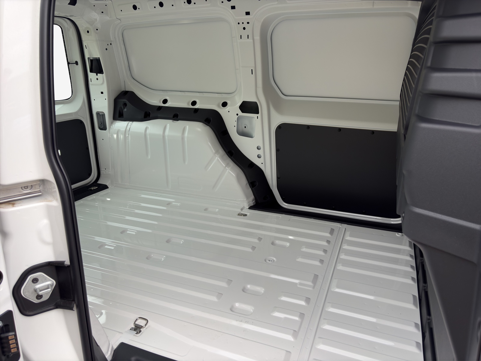 VW Caddy Cargo 2.0TDI Maxi 4Motion-image-11