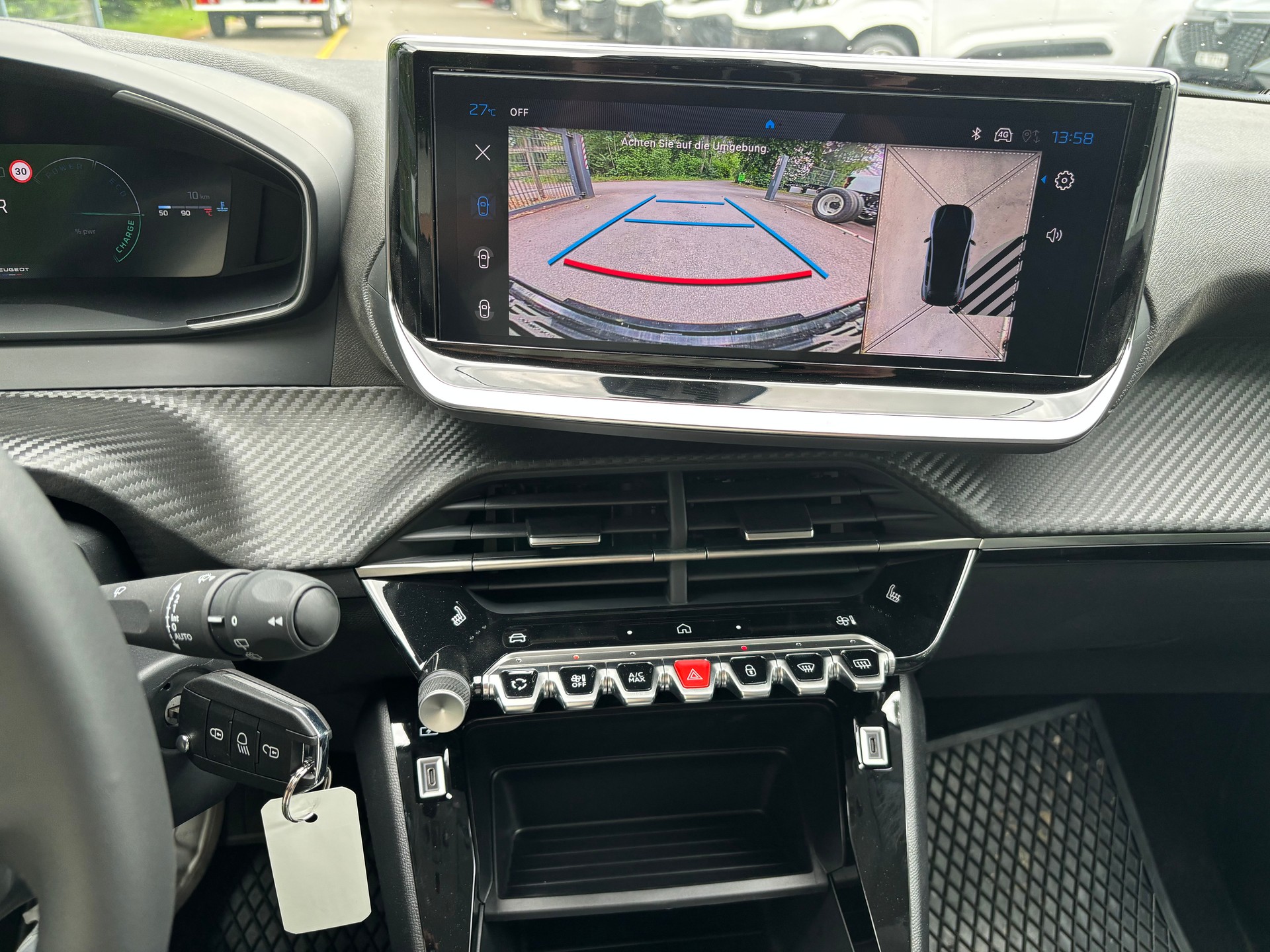 PEUGEOT 208 1.2 MHEV 110 Allure-image-12