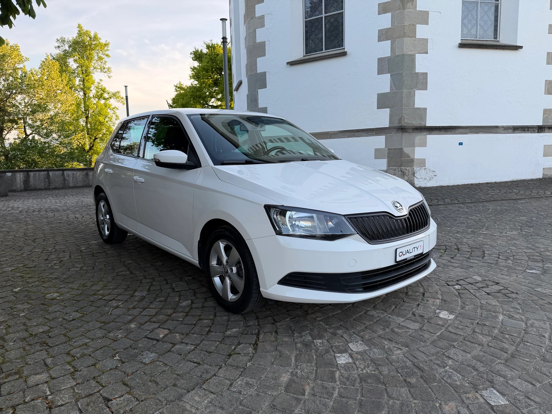SKODA Fabia 1.0 Active / Ab MFK / Service gepflegt bei Skoda / 36 Monate Garantie exkl. / 8 Fach / Klima / DAB-image-2