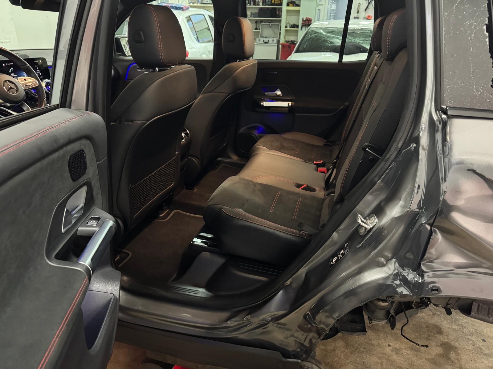 MERCEDES-BENZ EQB 350 AMG Line 4Matic-image-8