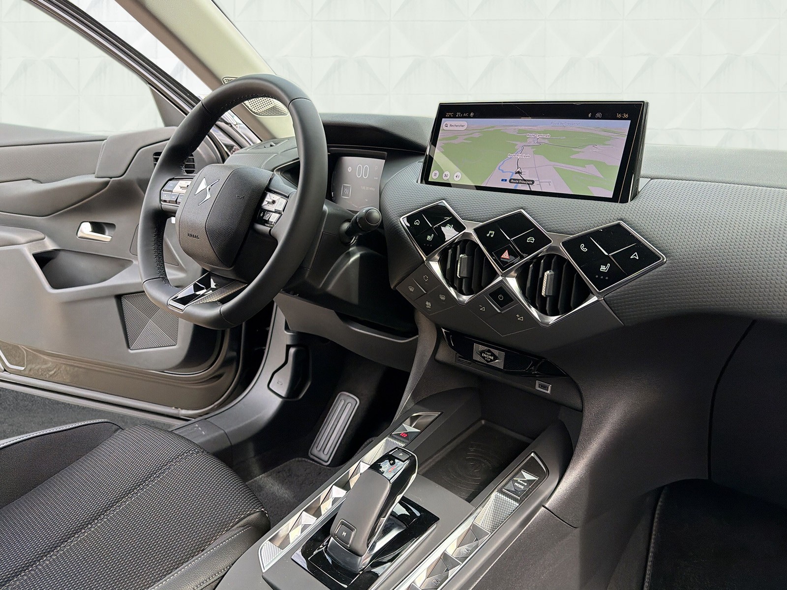 DS AUTOMOBILES DS 3 1.2 MHEV Pallas-image-10