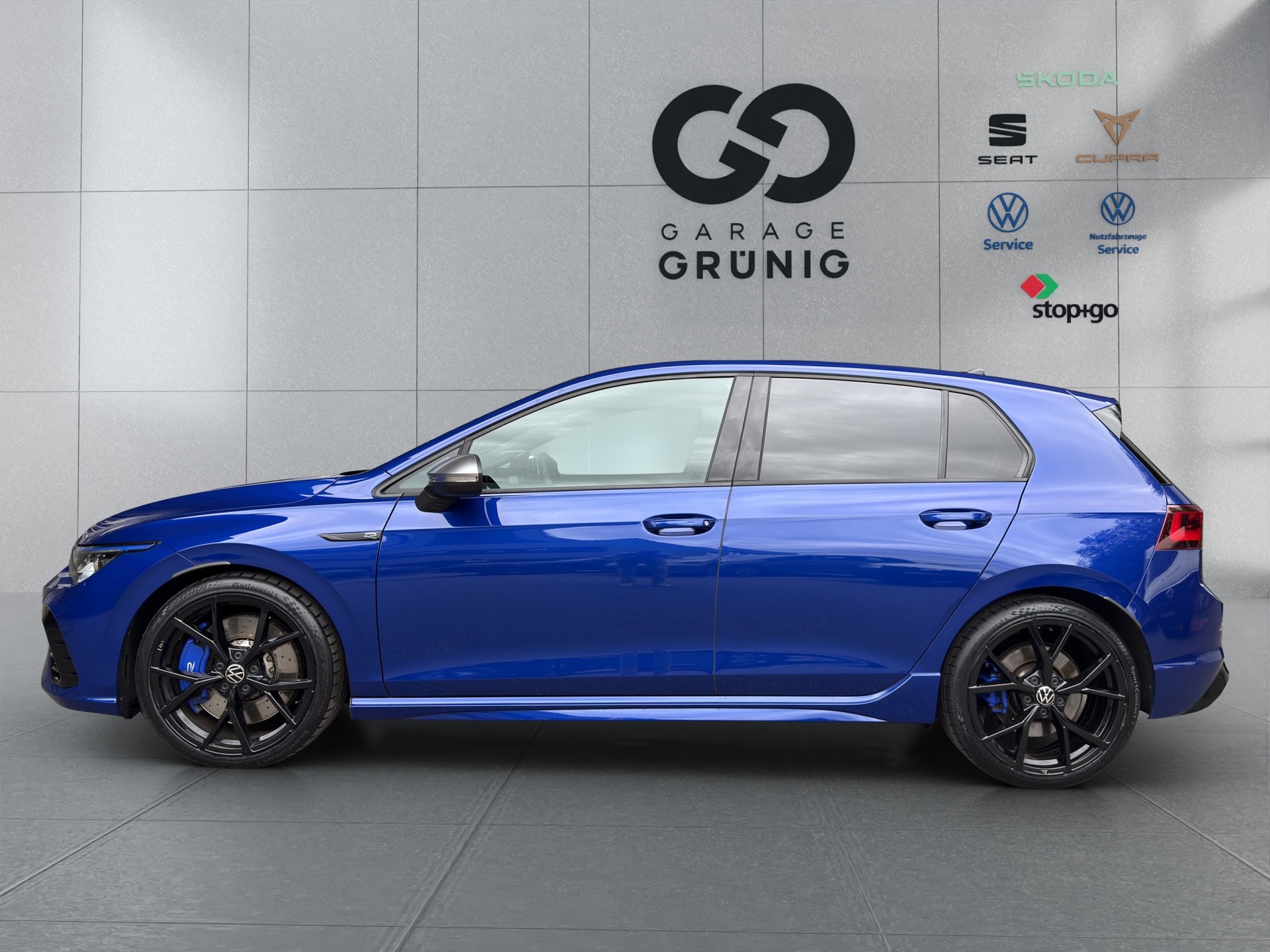 VW Golf 2.0 TSI R DSG 4Motion-image-2