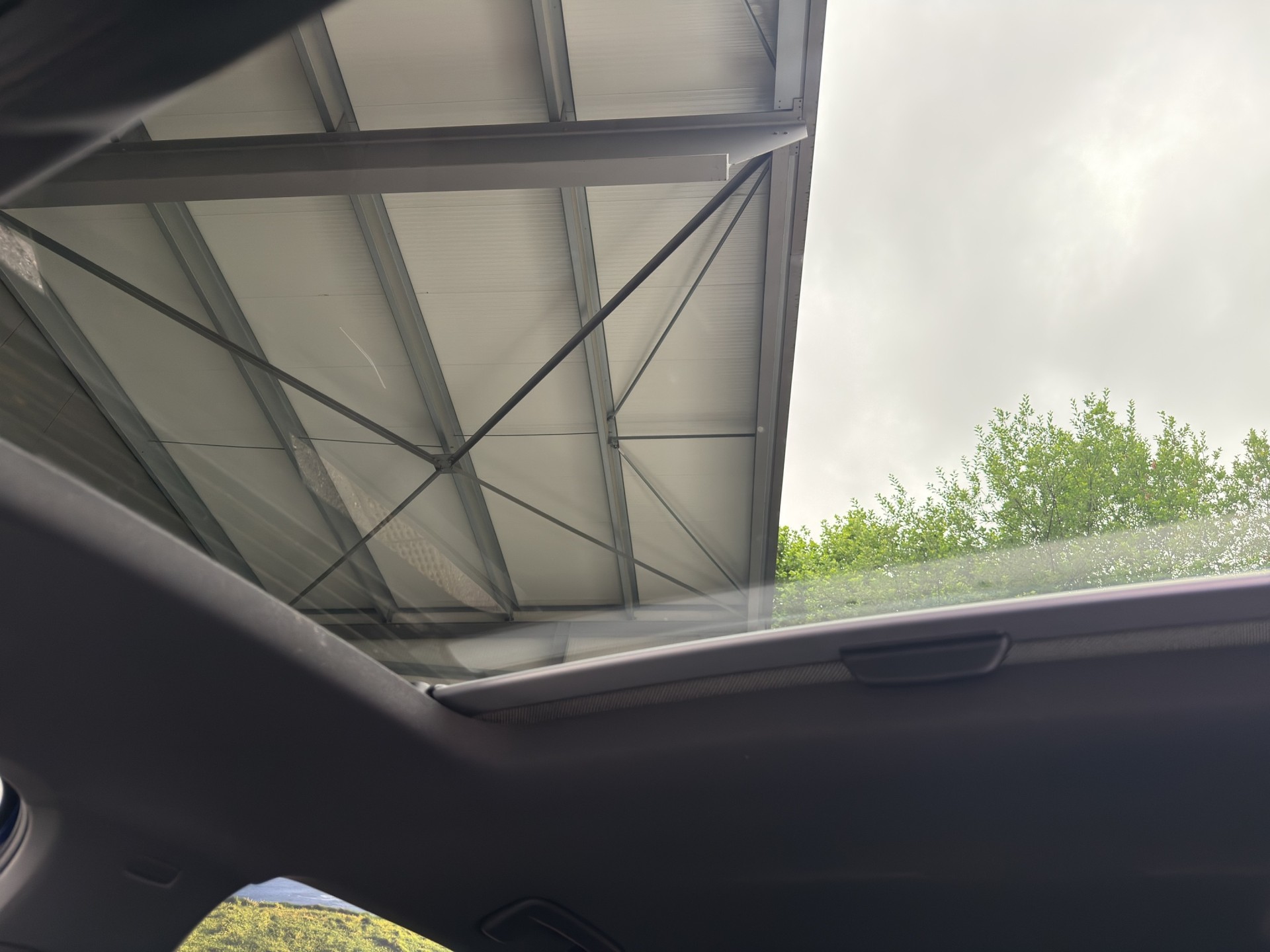 VW Golf 2.0 TSI R DSG 4Motion-image-13