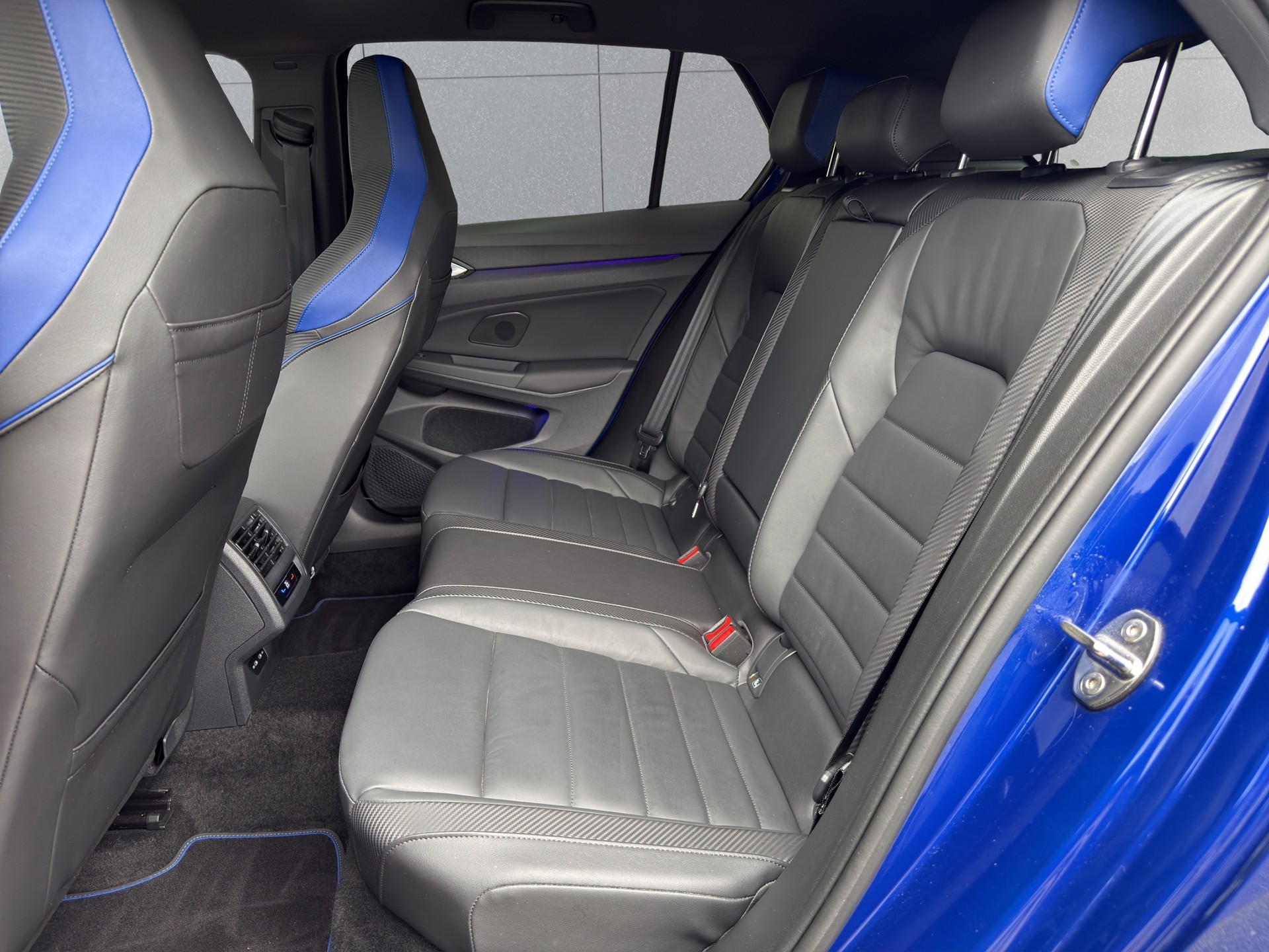 VW Golf 2.0 TSI R DSG 4Motion-image-11