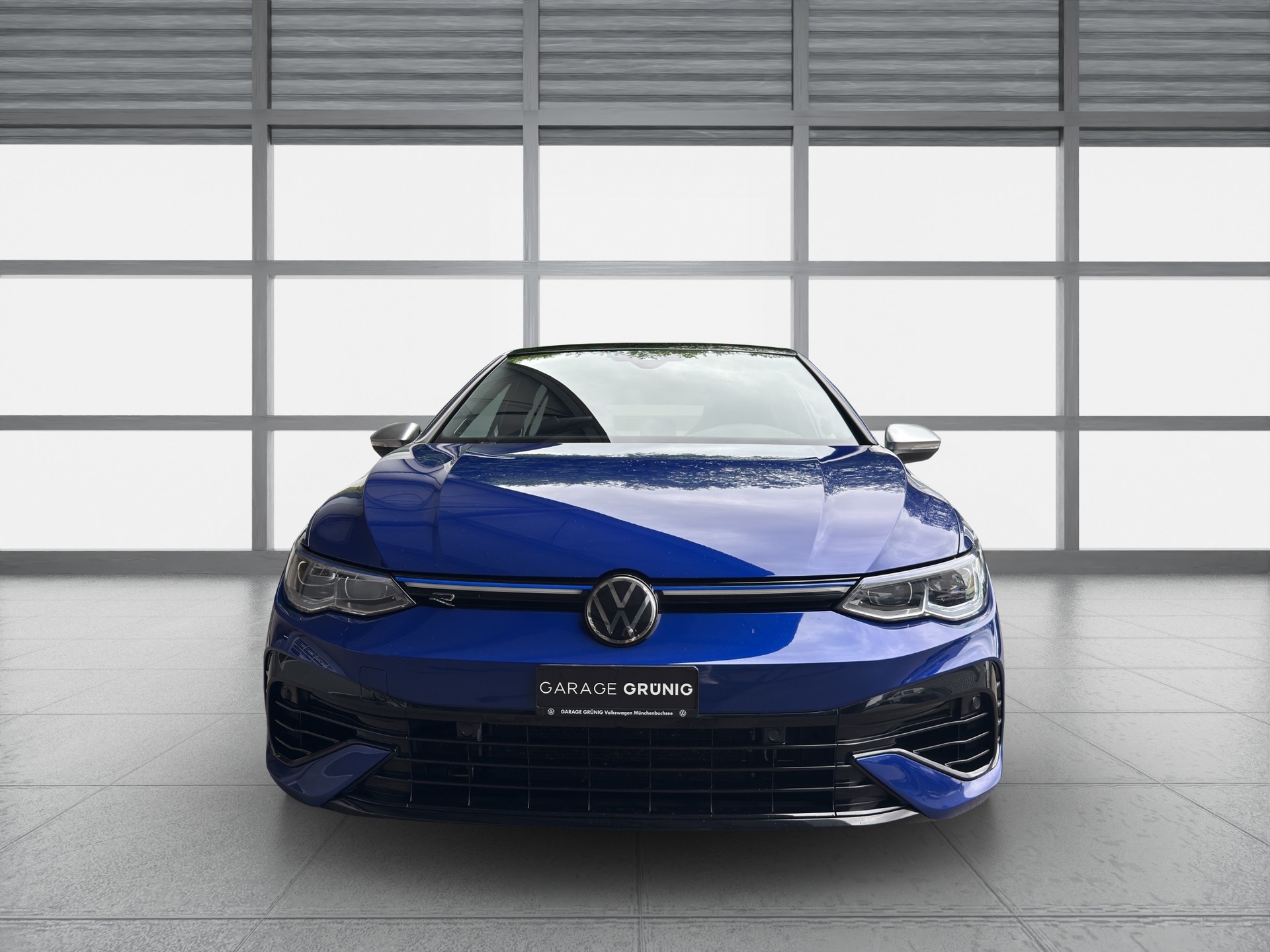 VW Golf 2.0 TSI R DSG 4Motion-image-1