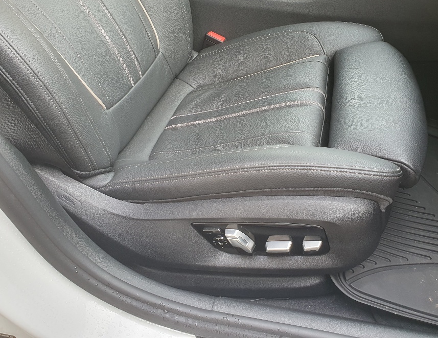 BMW 540i xDrive Touring Sport Line Steptronic-image-17