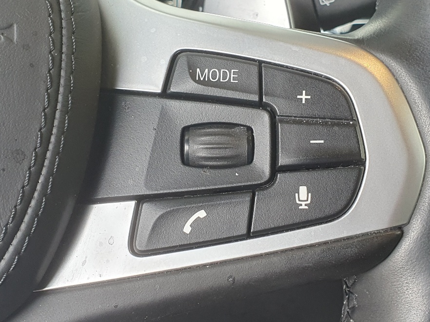 BMW 540i xDrive Touring Sport Line Steptronic-image-14